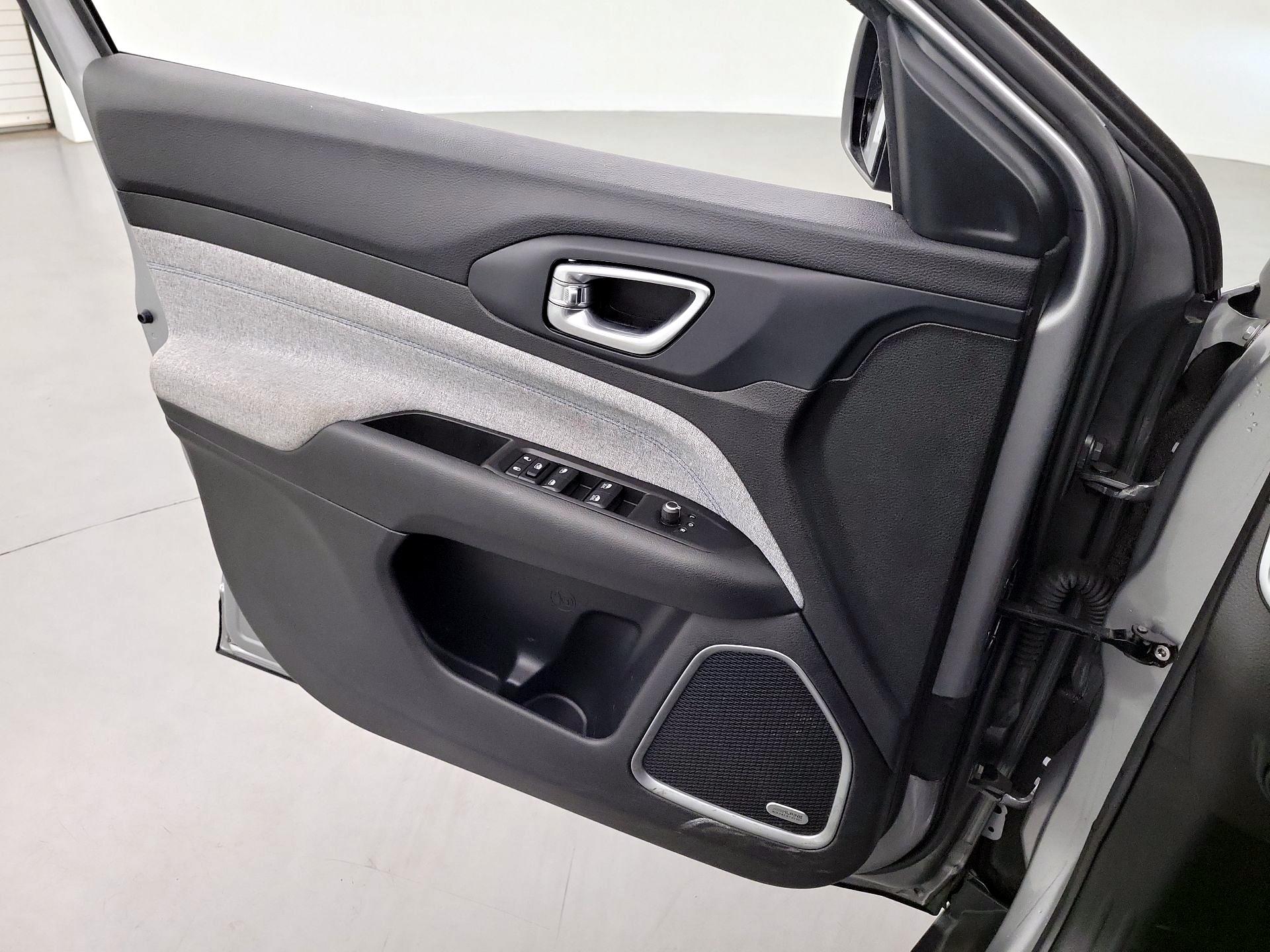 Thumbnail: 2022 Jeep Compass - 12