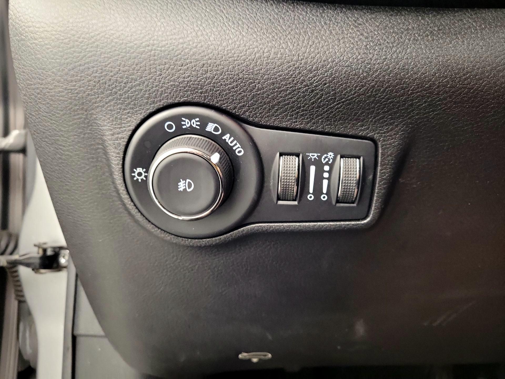 Thumbnail: 2022 Jeep Compass - 13