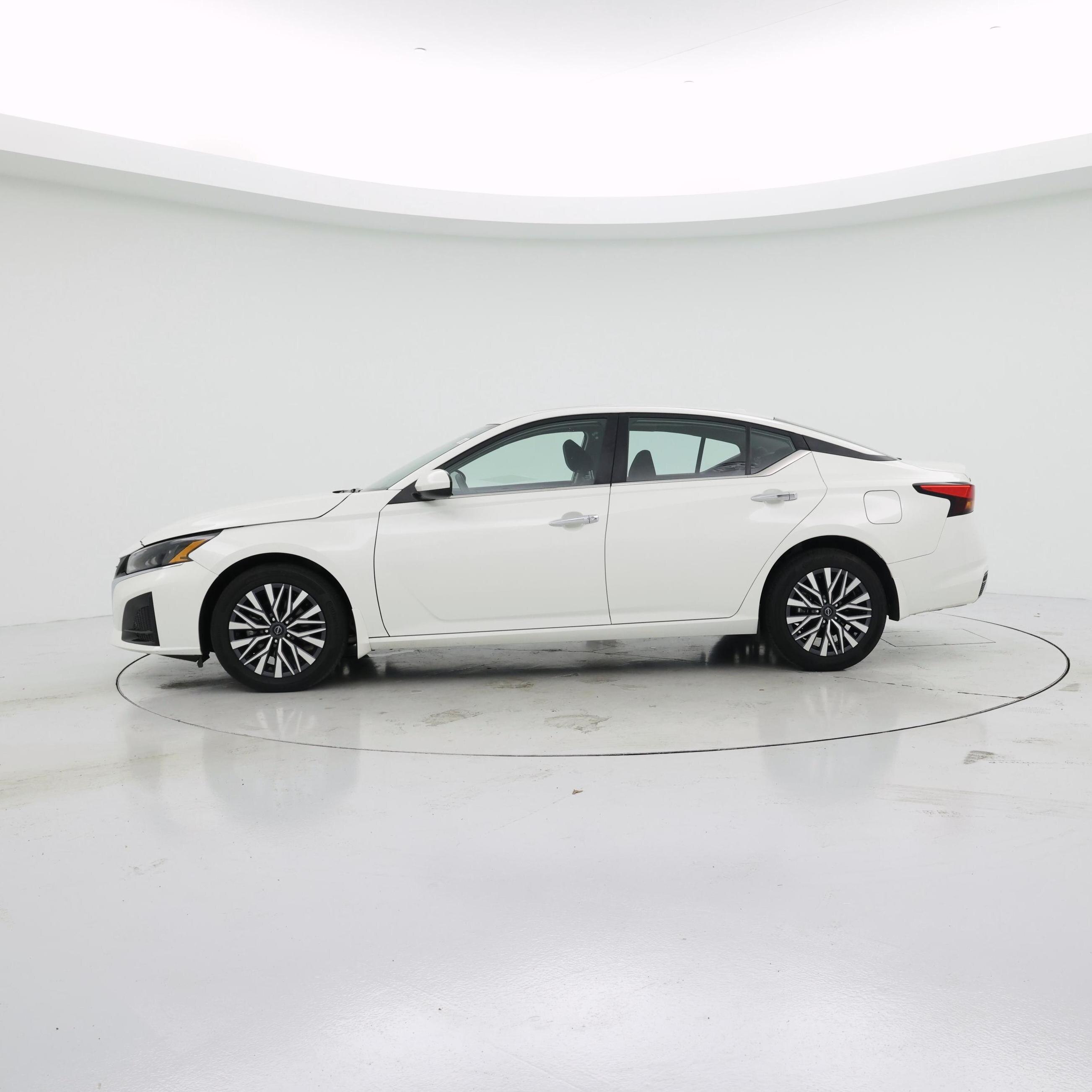 Thumbnail: 2023 Nissan Altima - 3