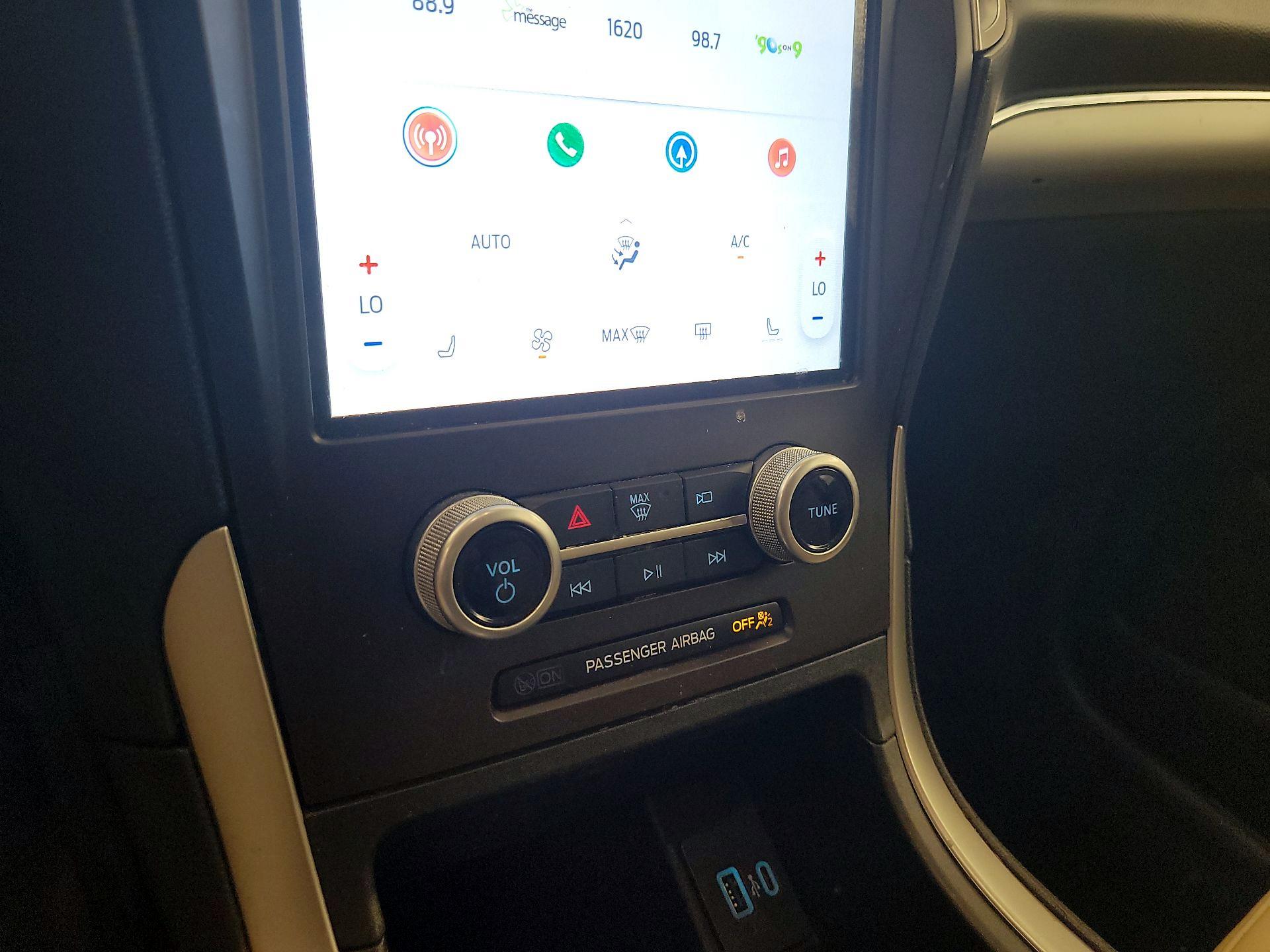 Thumbnail: 2021 Ford Edge - 16