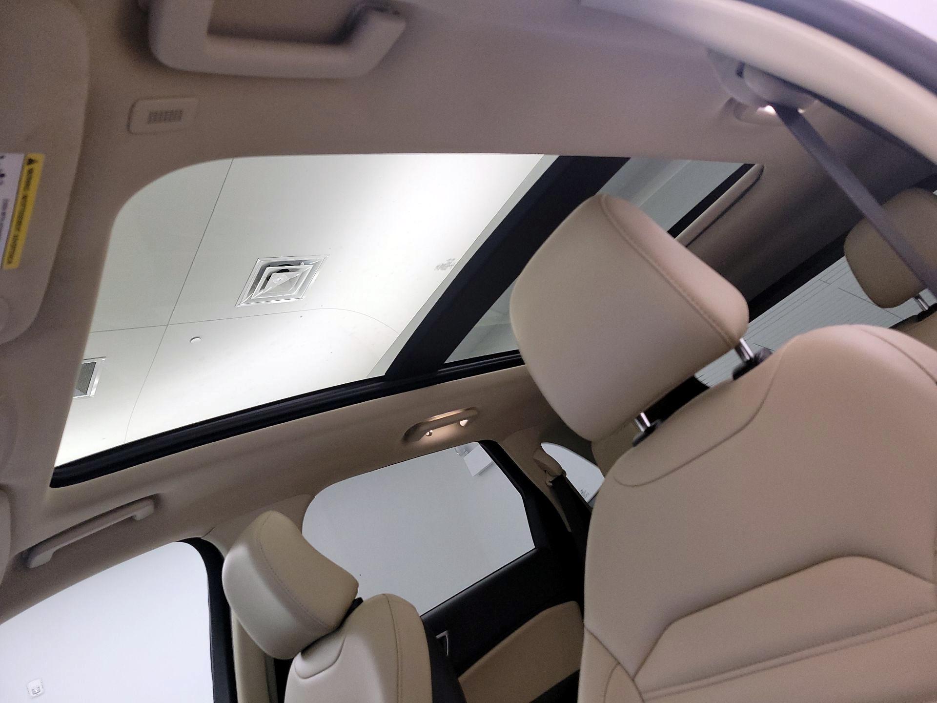 Thumbnail: 2021 Ford Edge - 19