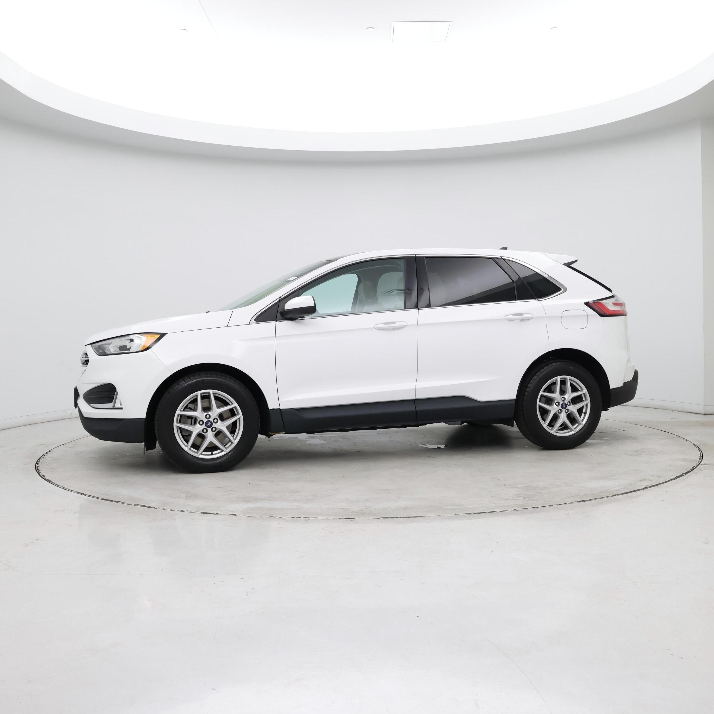 Thumbnail: 2021 Ford Edge - 4