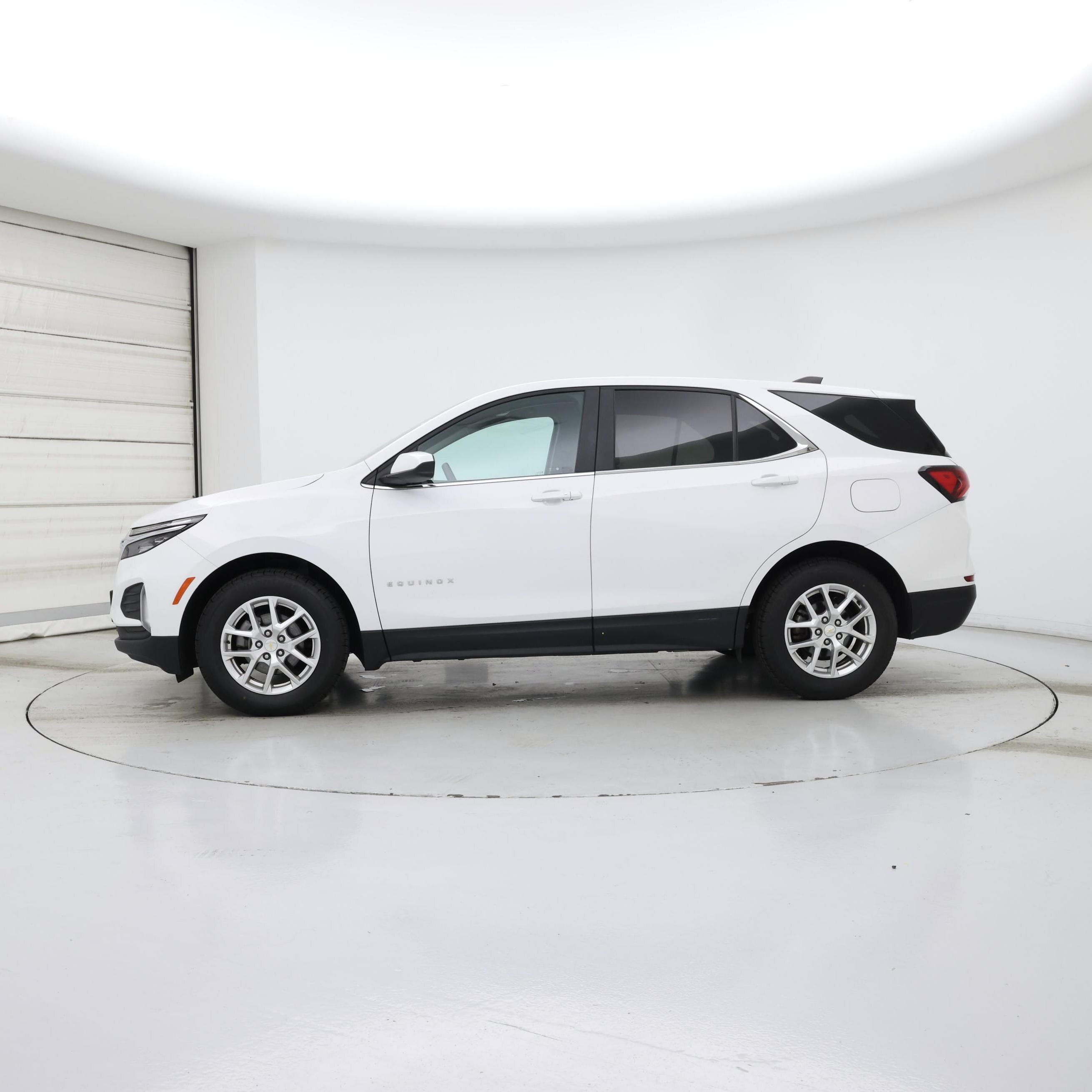 Thumbnail: 2022 Chevrolet Equinox - 3