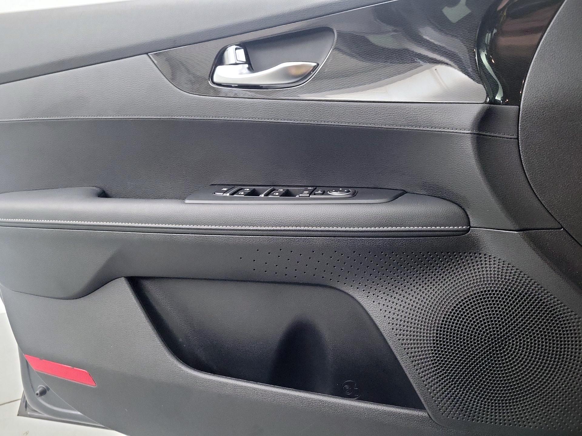Thumbnail: 2024 Kia Forte - 12