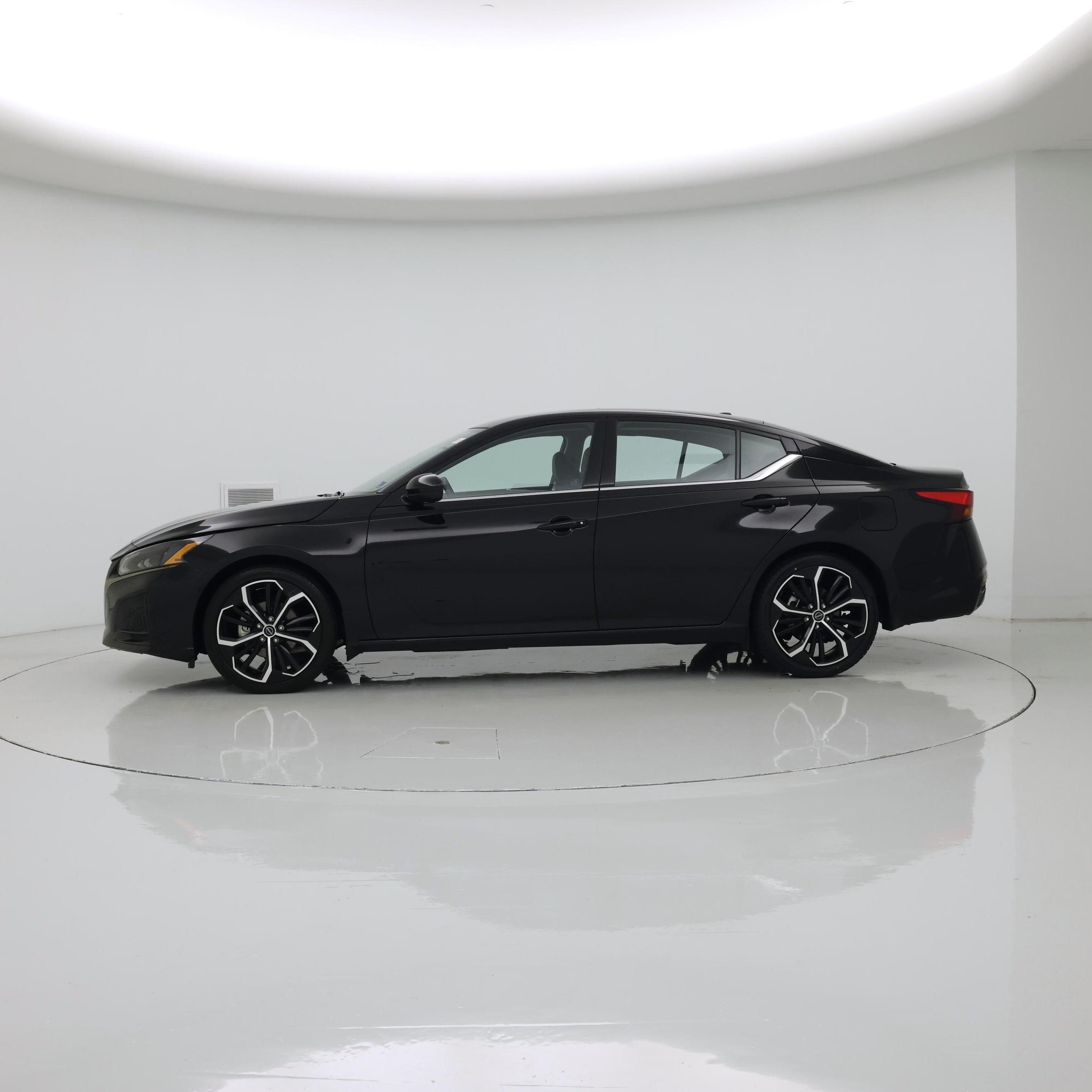 Thumbnail: 2024 Nissan Altima - 3