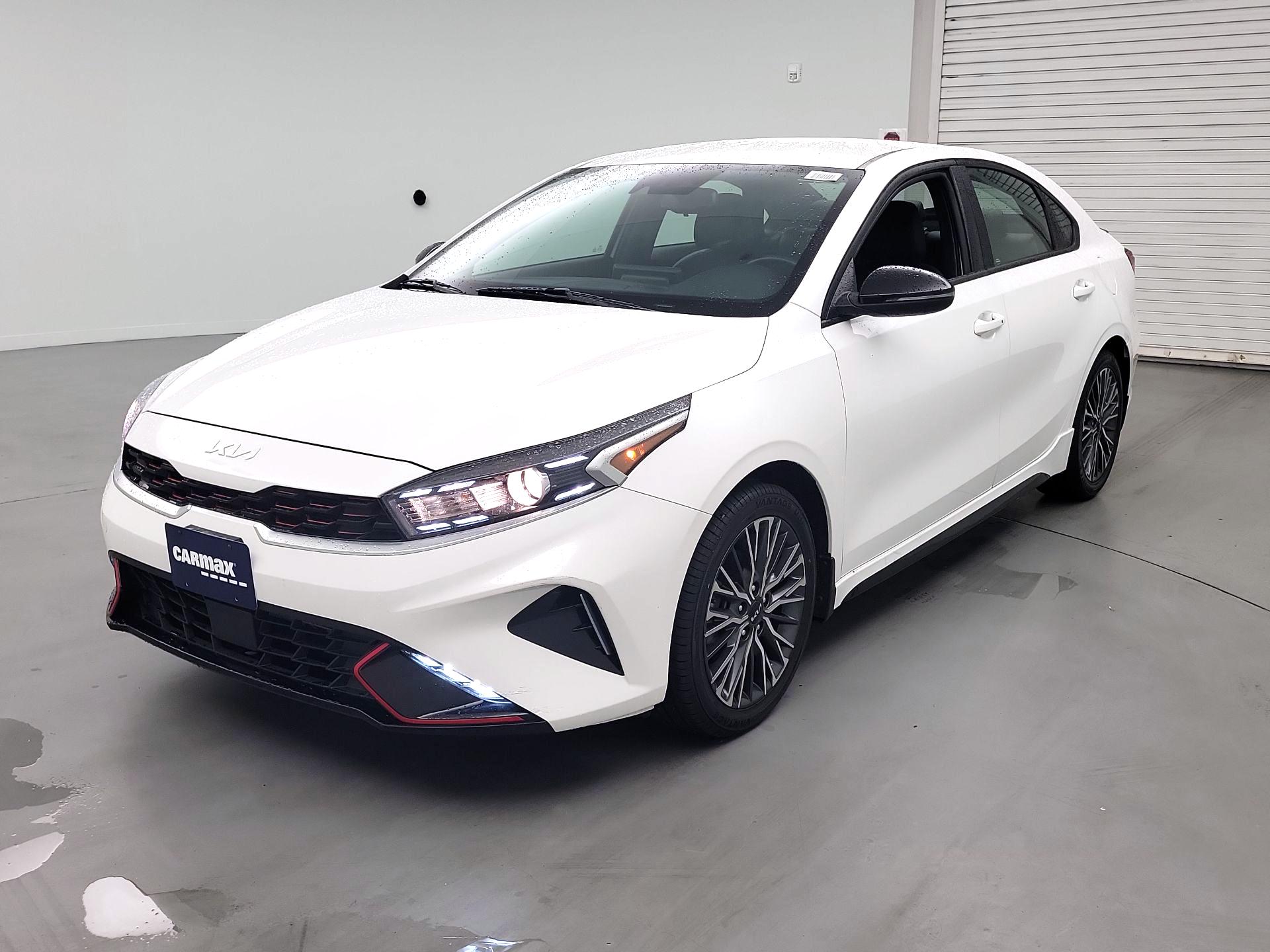 Thumbnail: 2023 Kia Forte - 3