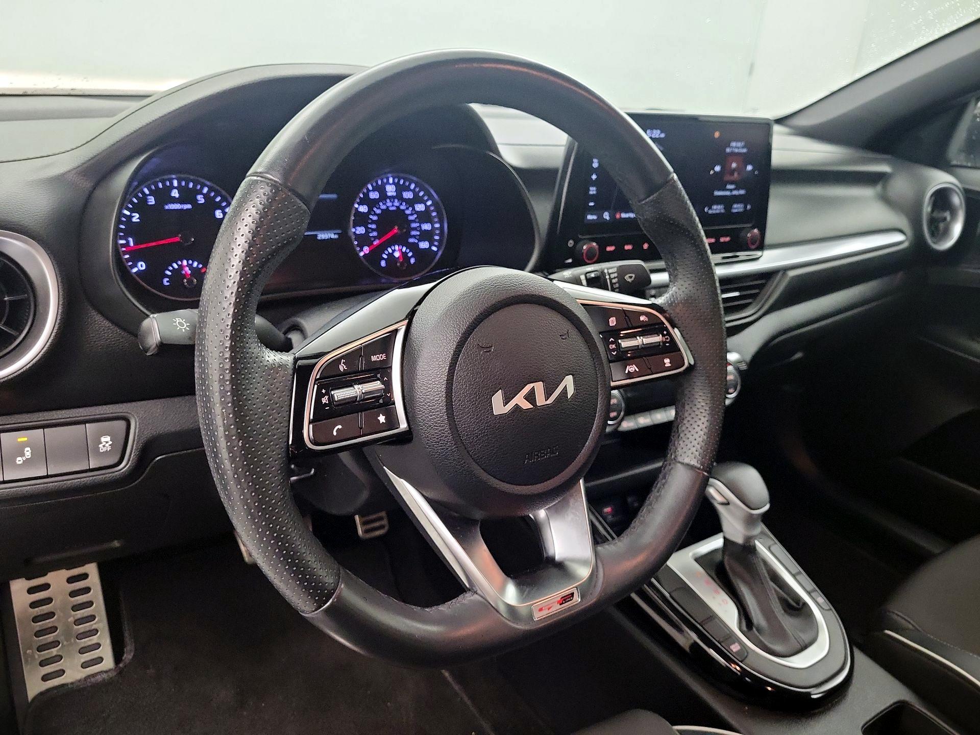 Thumbnail: 2023 Kia Forte - 8