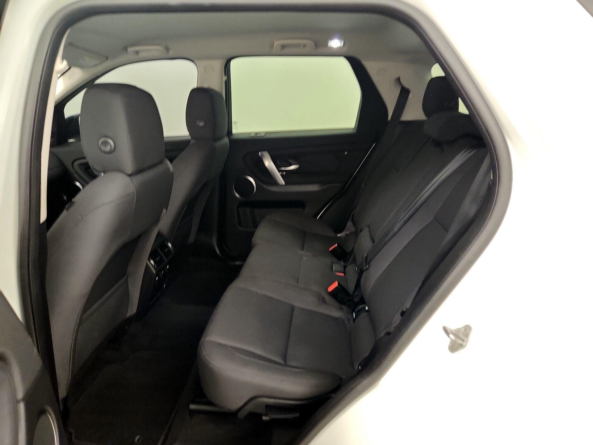 Thumbnail: 2020 Land Rover Discovery Sport - 19