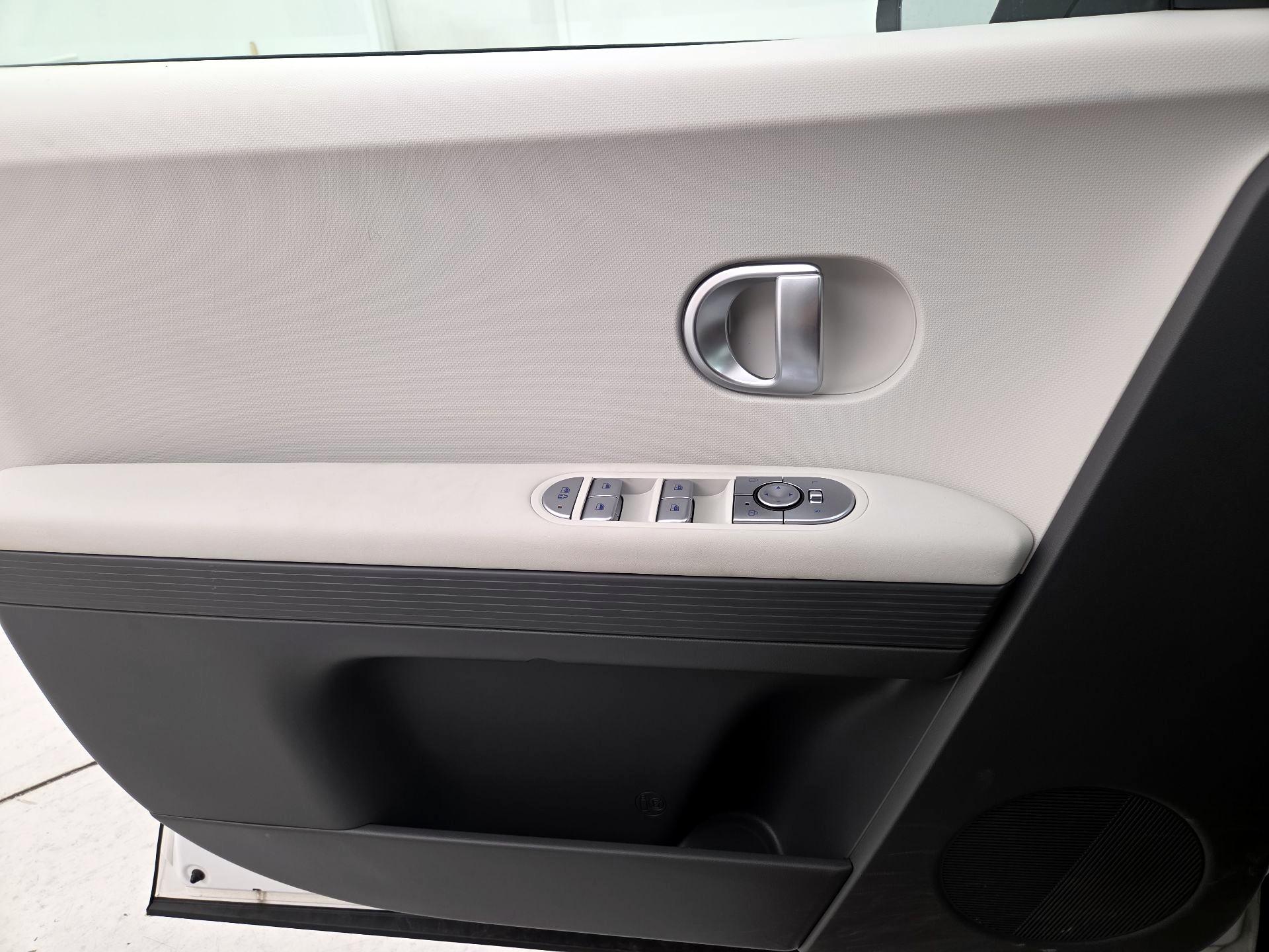 Thumbnail: 2024 Hyundai Ioniq 5 - 12