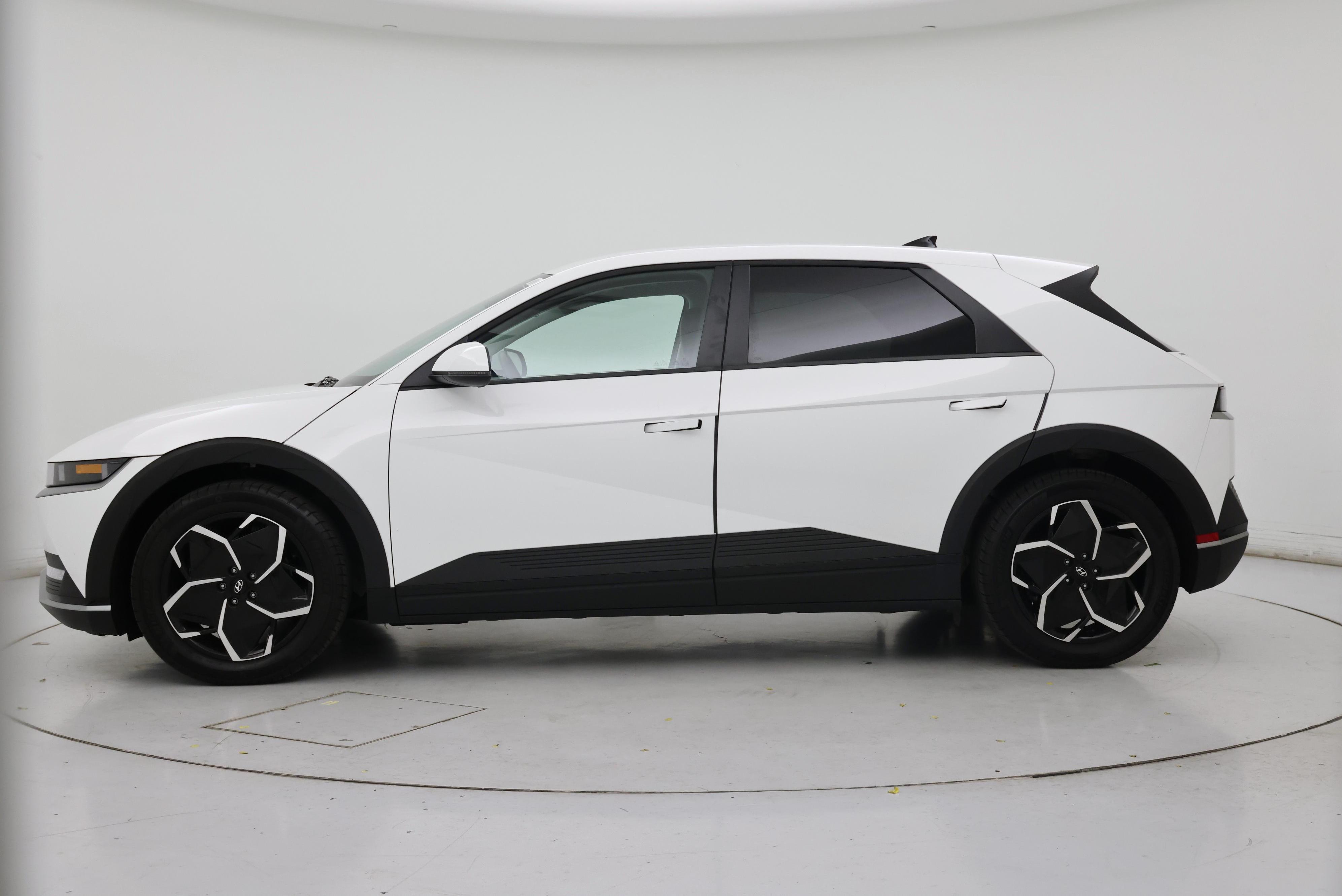 Thumbnail: 2024 Hyundai Ioniq 5 - 3