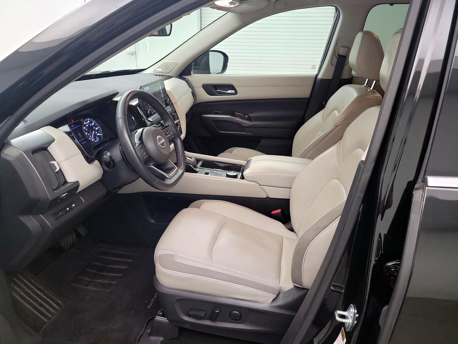 Thumbnail: 2023 Nissan Pathfinder - 11