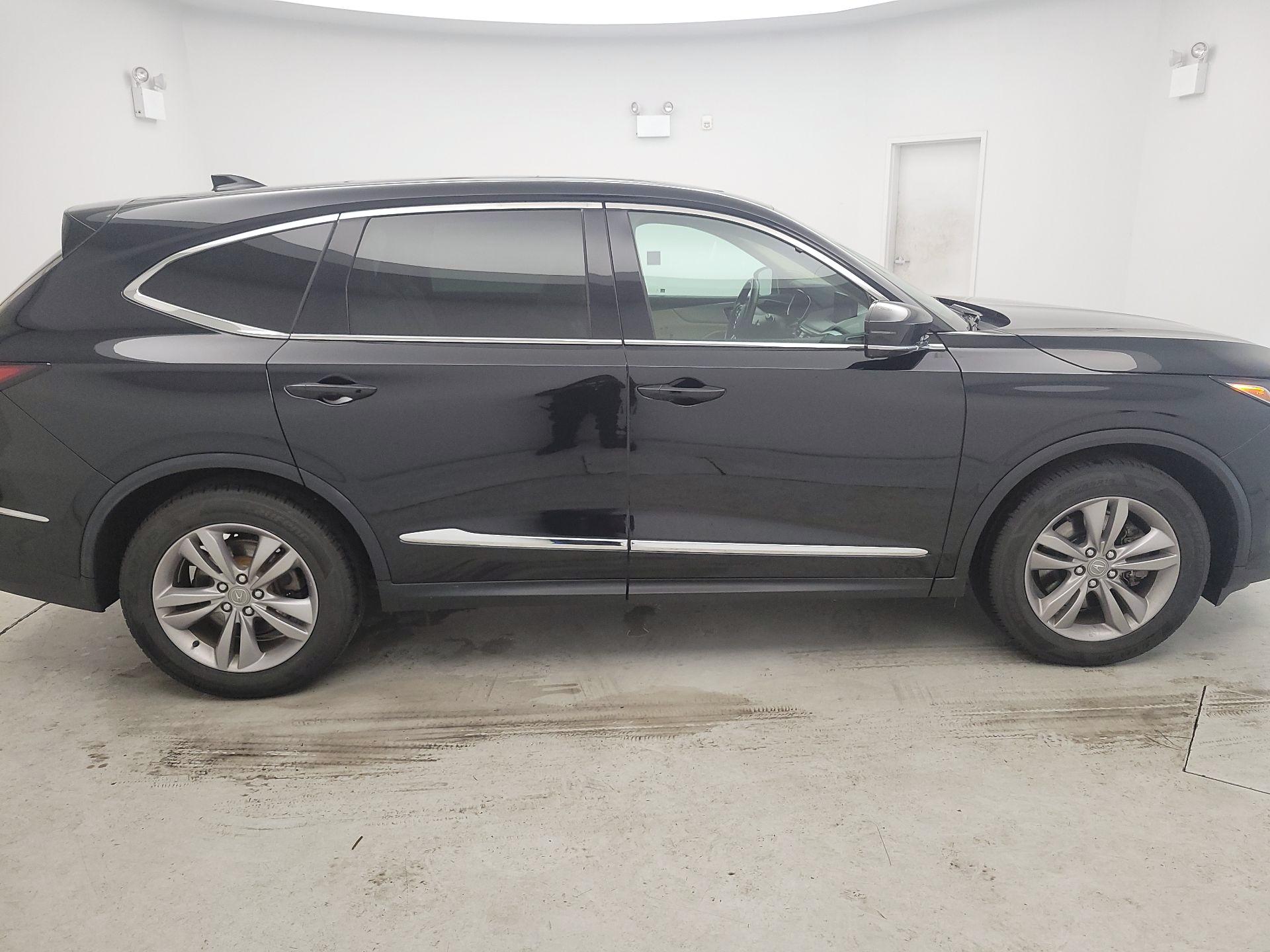 Thumbnail: 2023 Acura MDX - 4