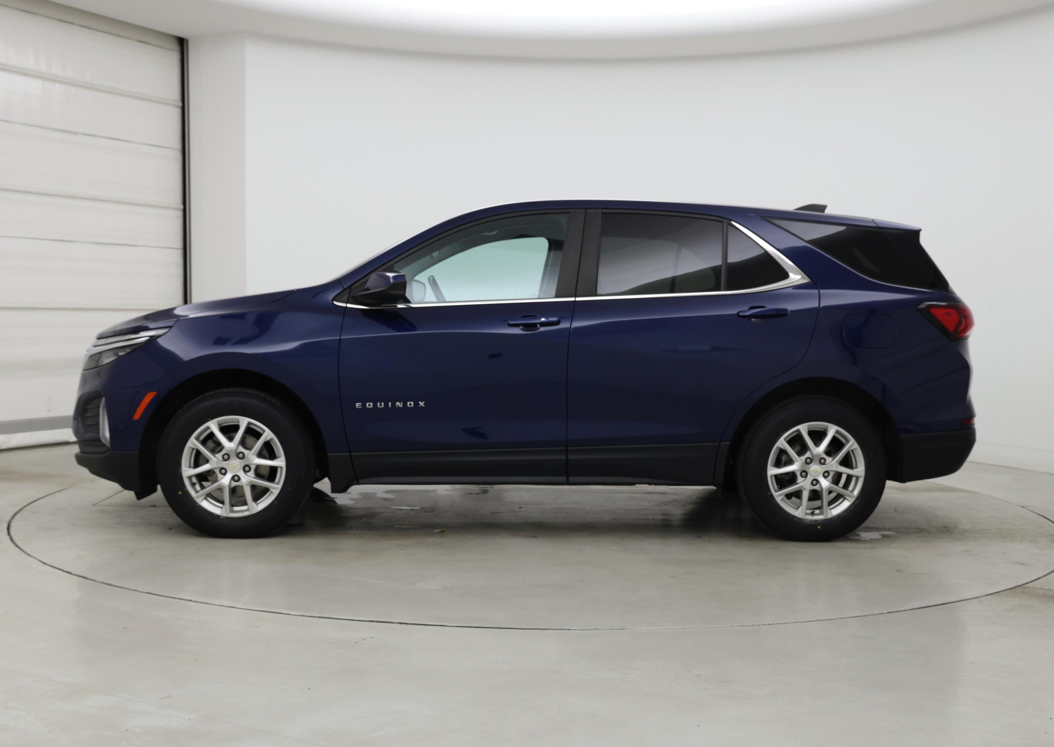 Thumbnail: 2022 Chevrolet Equinox - 3