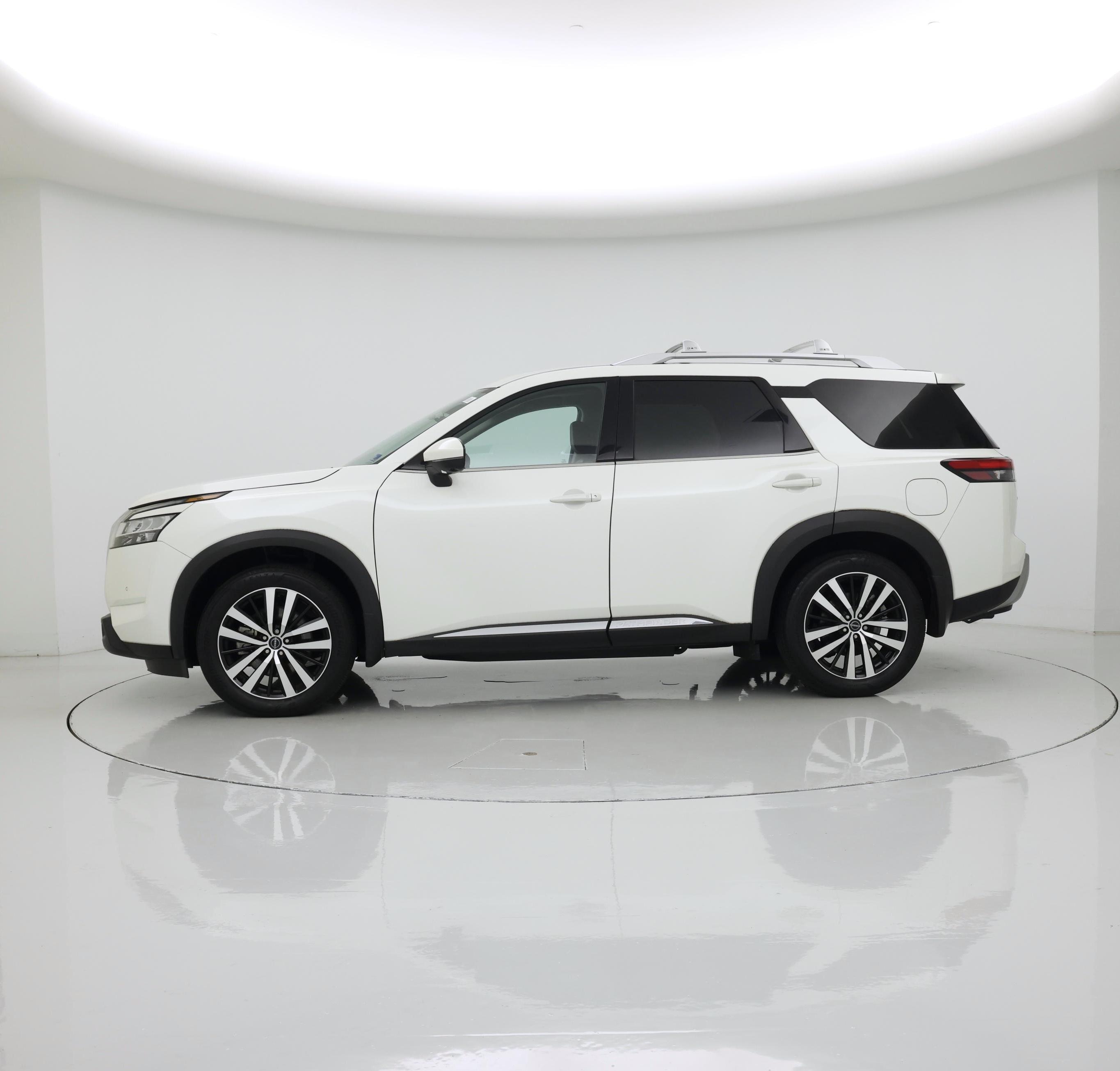 Thumbnail: 2023 Nissan Pathfinder - 3