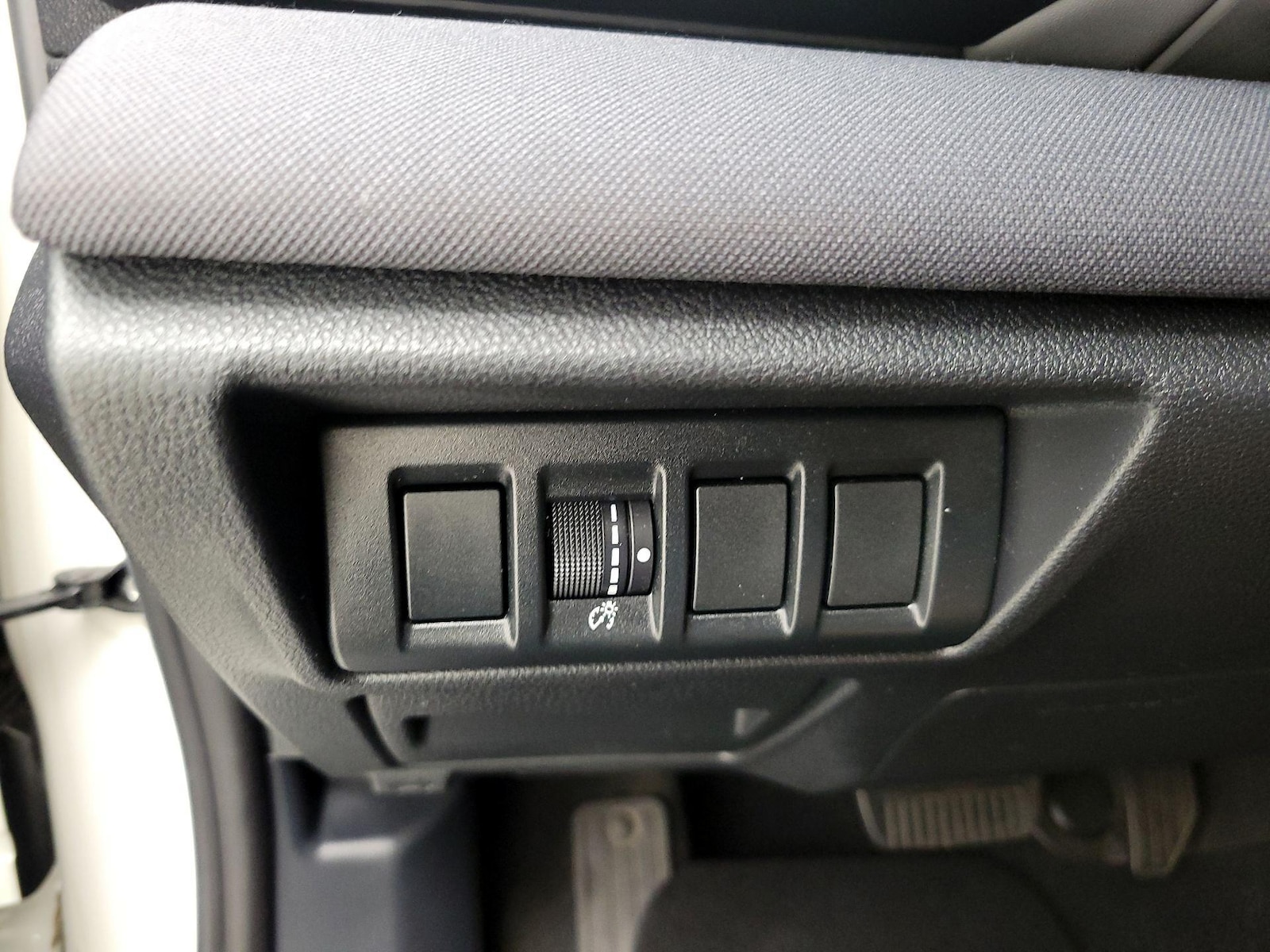 2020 Subaru Outback Premium - Photo 14