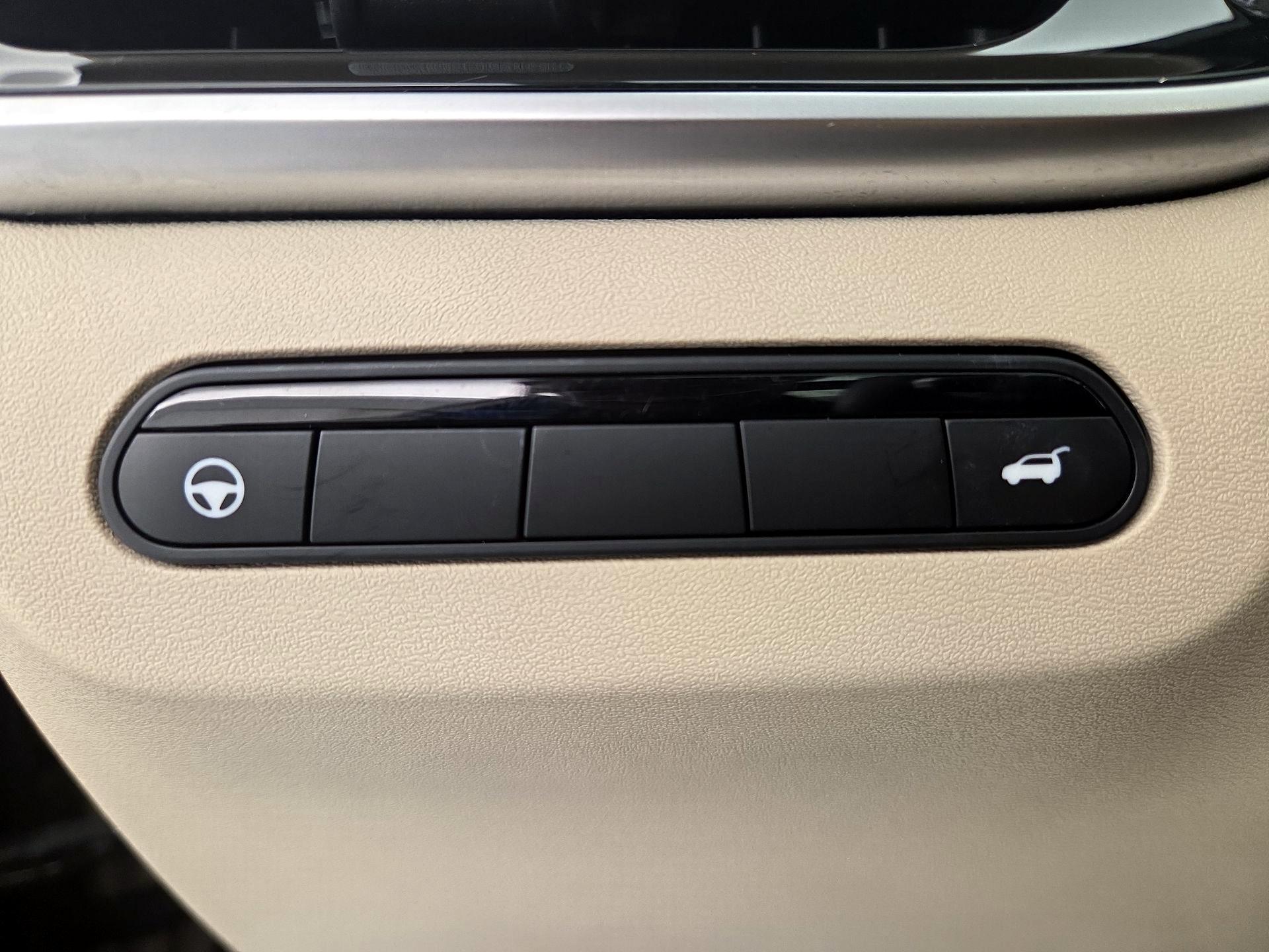 Thumbnail: 2023 INFINITI QX60 - 13