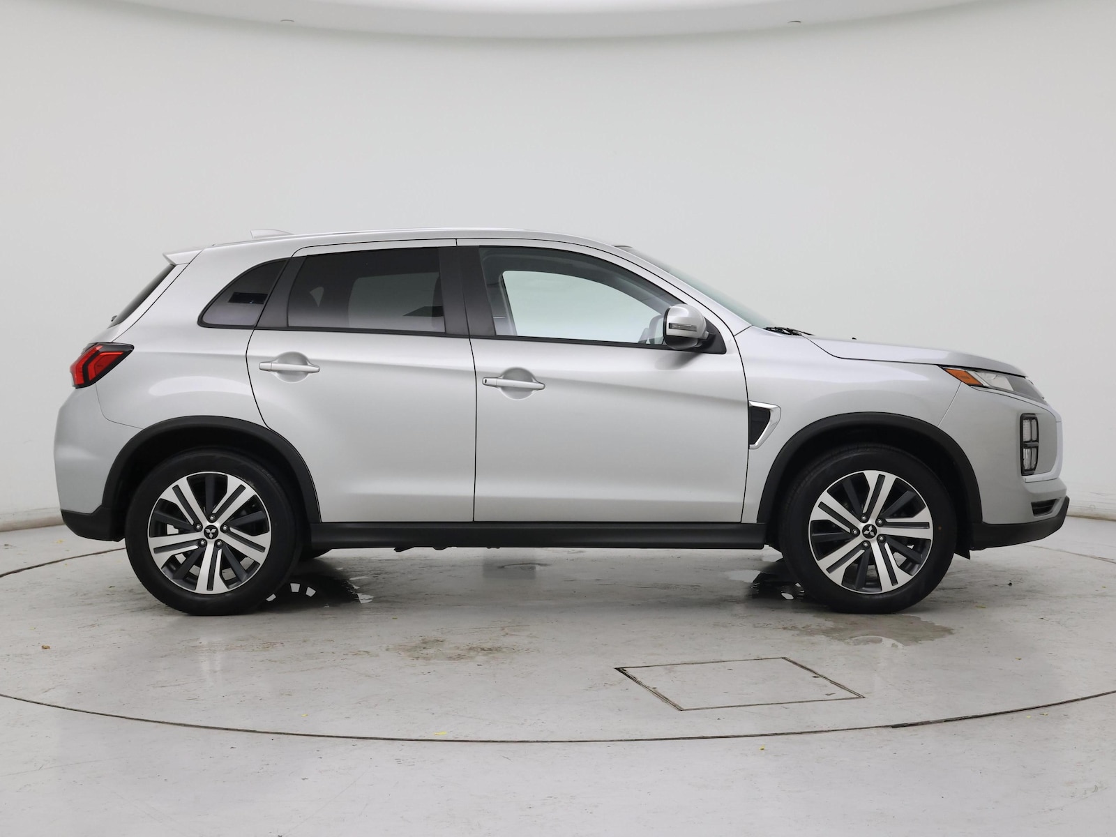 2024 Mitsubishi Outlander Sport SE - Photo 8