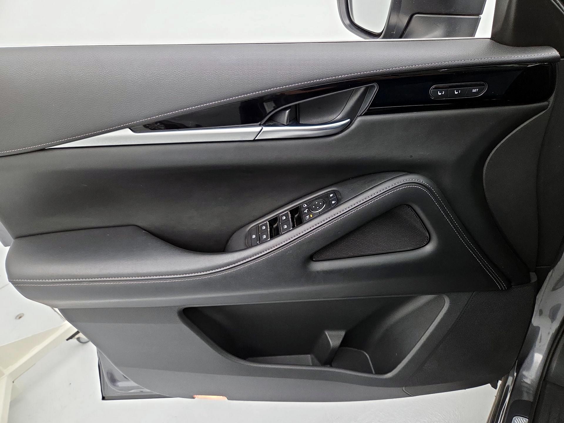 Thumbnail: 2023 INFINITI QX60 - 12