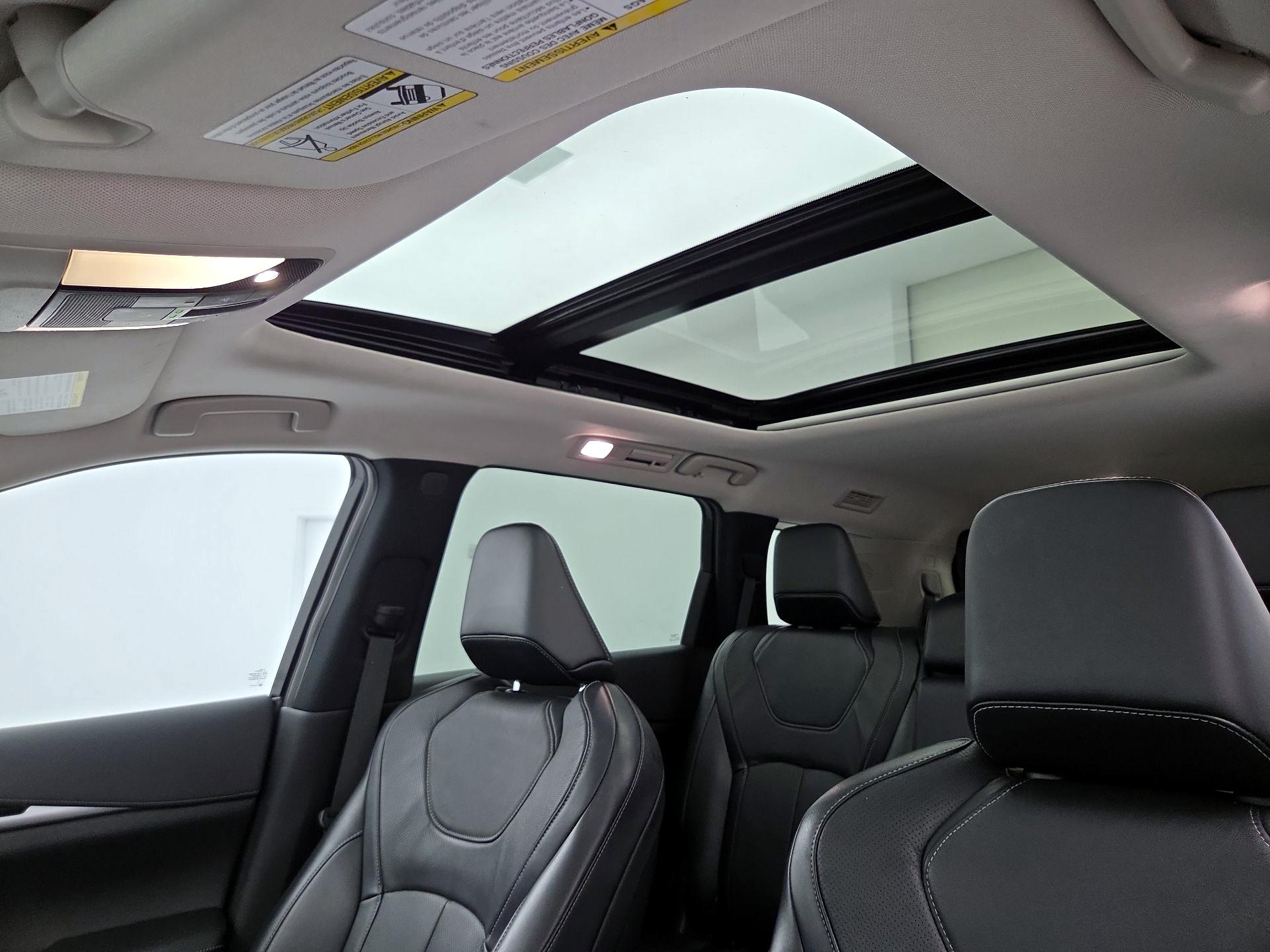 Thumbnail: 2023 INFINITI QX60 - 19