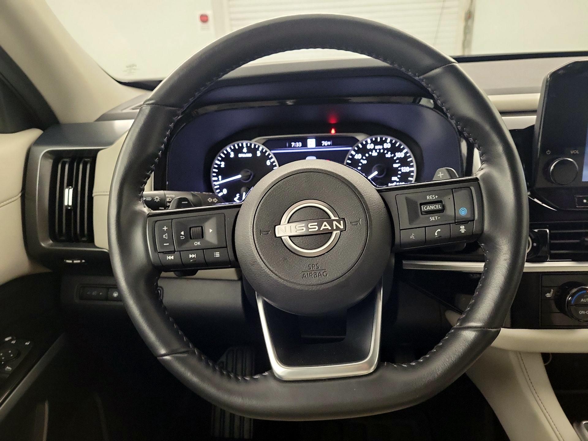 Thumbnail: 2023 Nissan Pathfinder - 10