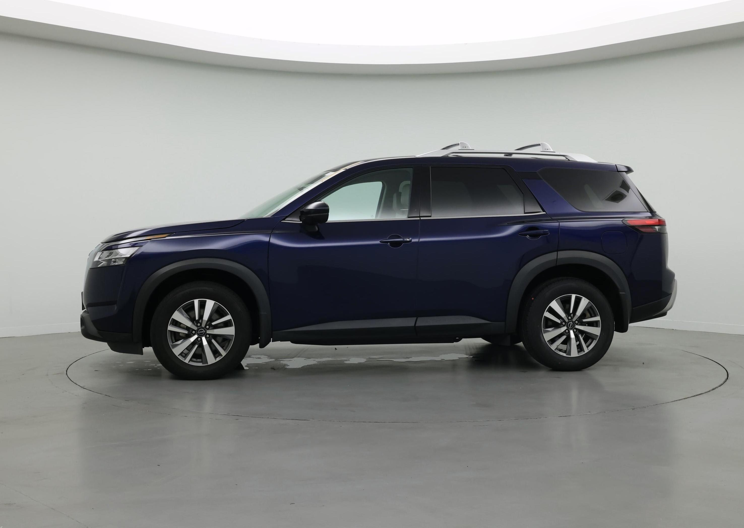 Thumbnail: 2023 Nissan Pathfinder - 3