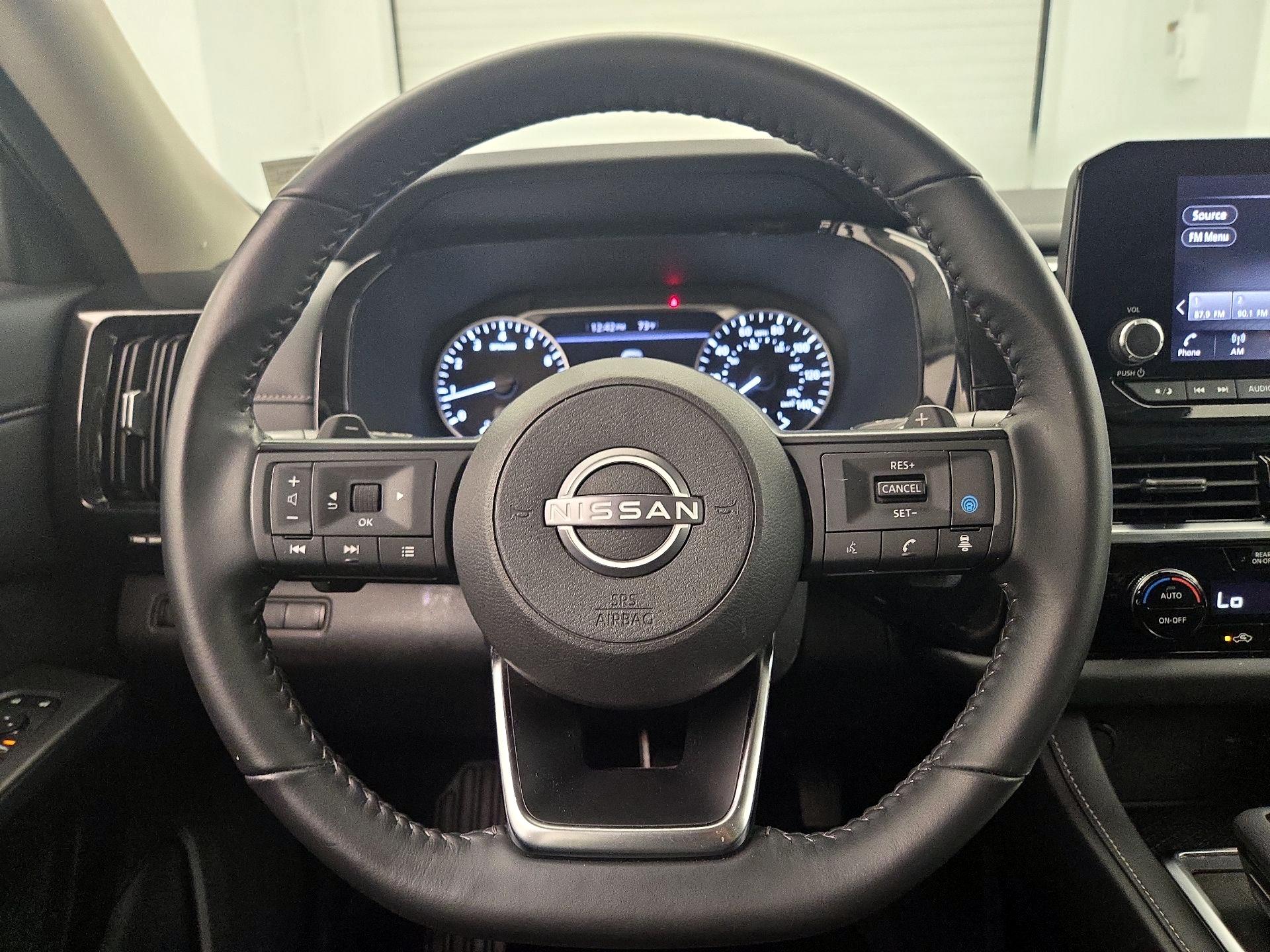 Thumbnail: 2024 Nissan Pathfinder - 10