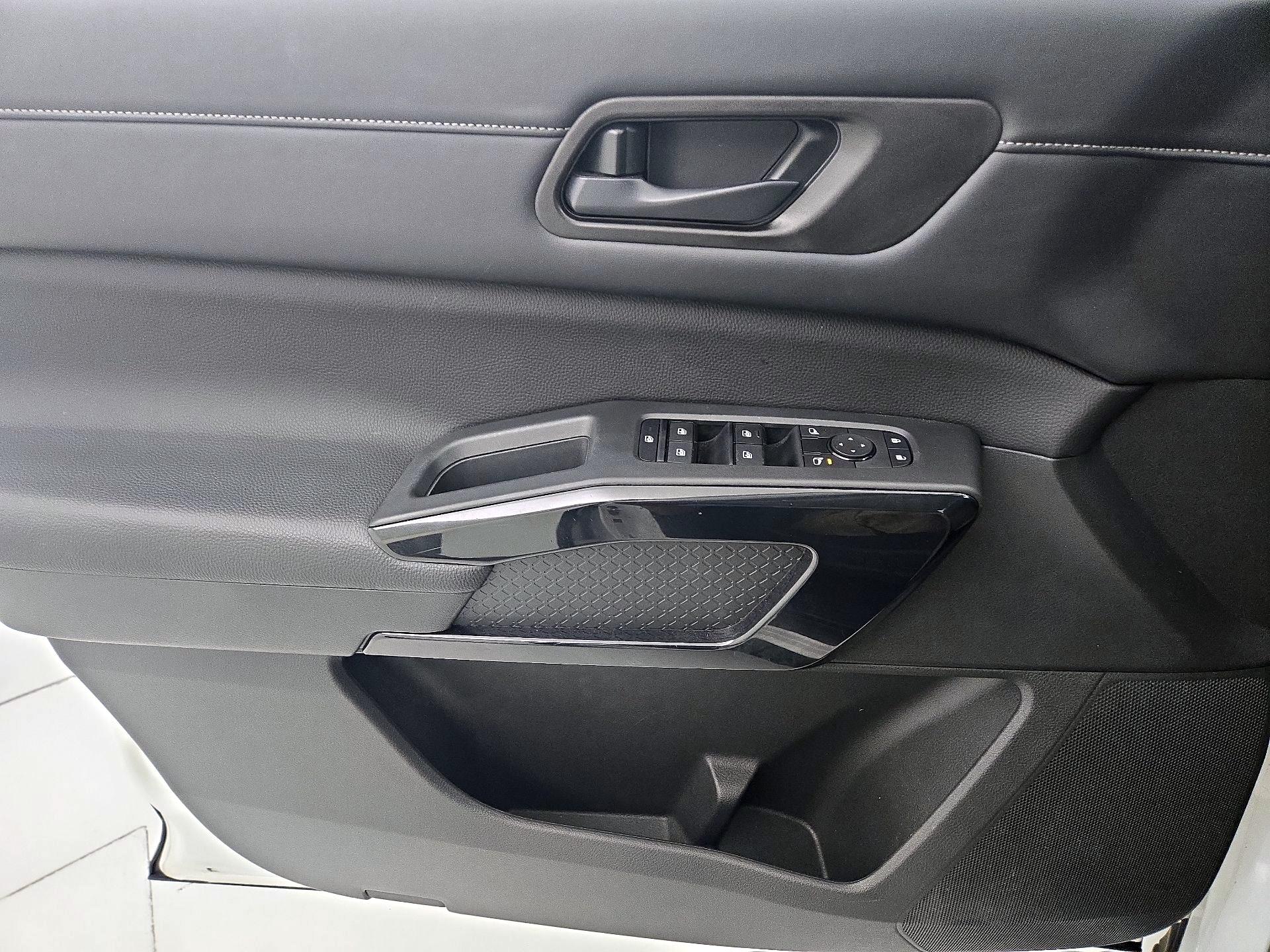 Thumbnail: 2024 Nissan Pathfinder - 12