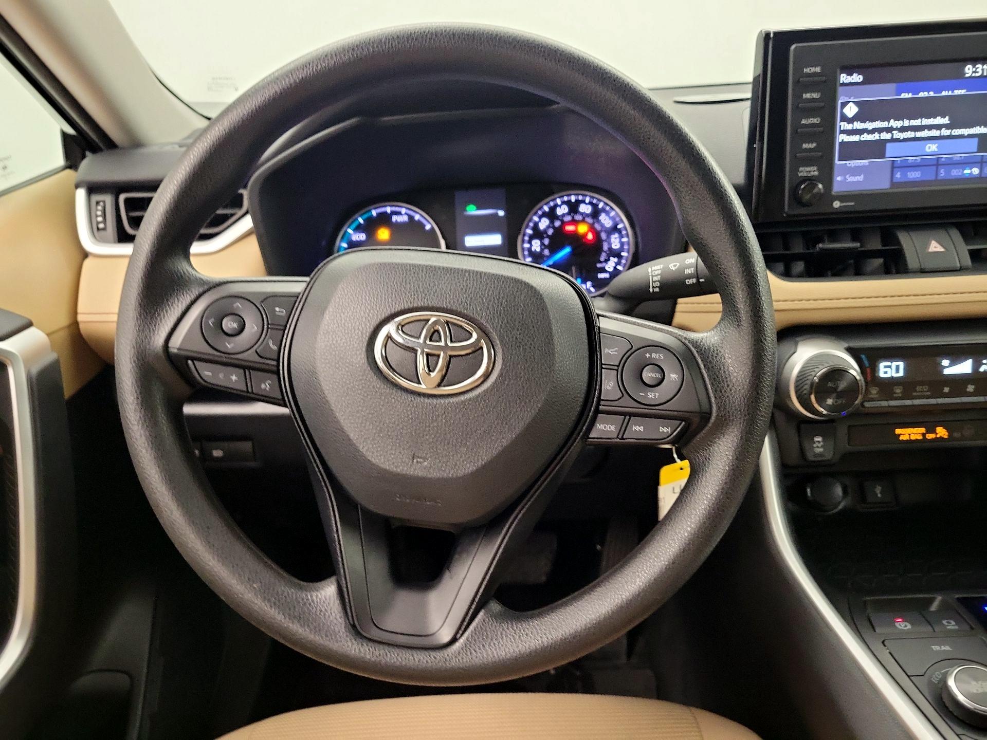 Thumbnail: 2022 Toyota RAV4 - 10