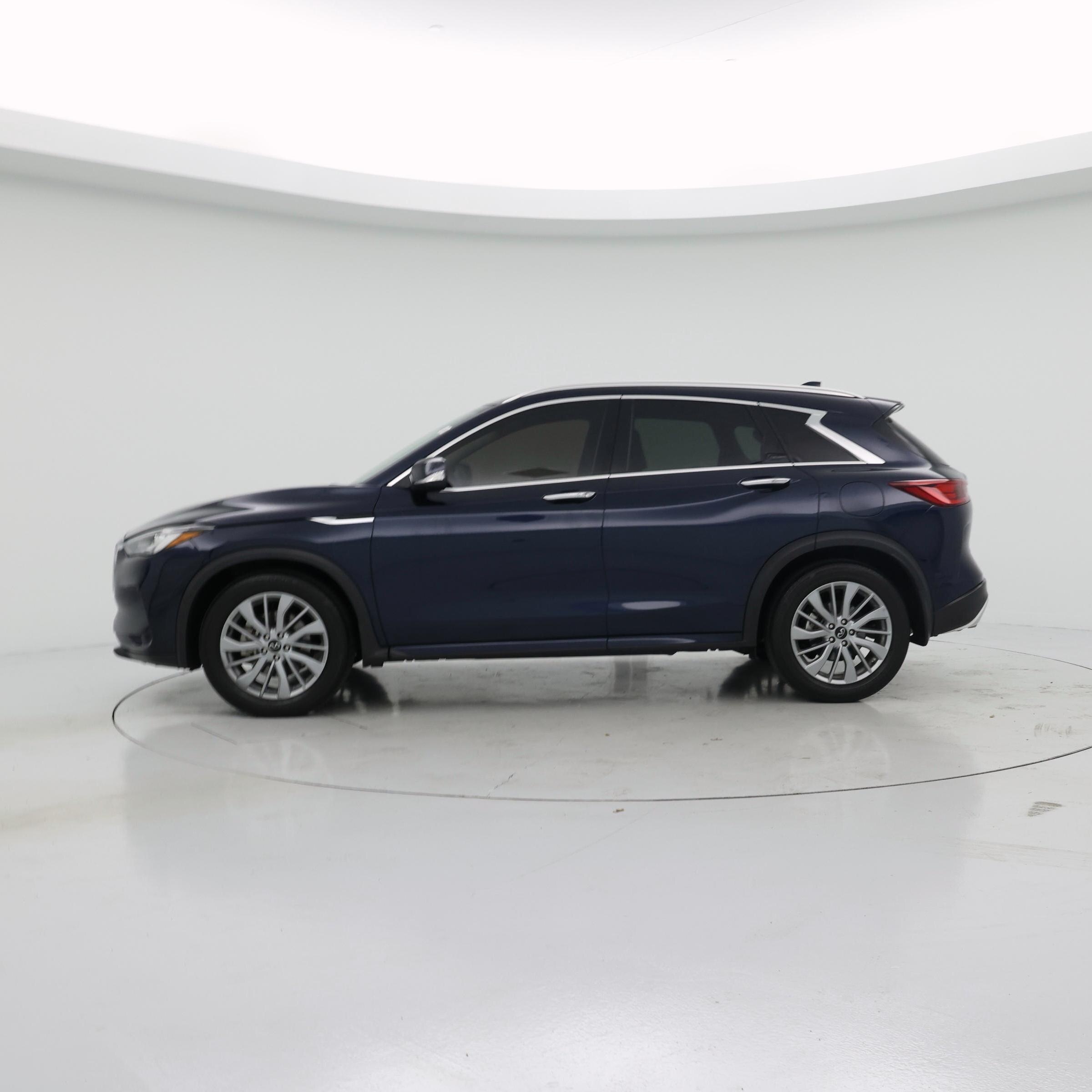 Thumbnail: 2023 INFINITI QX50 - 3