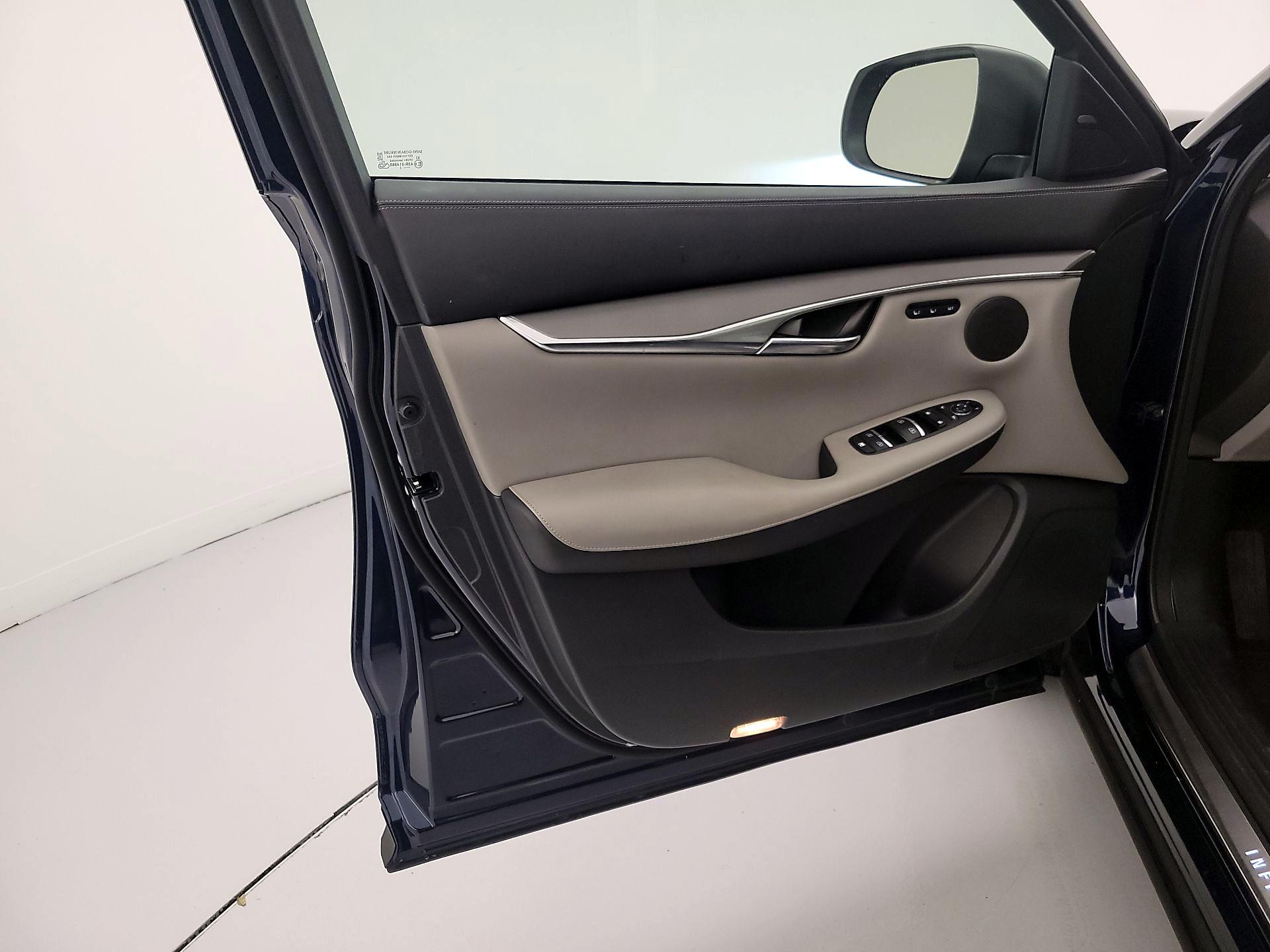 Thumbnail: 2023 INFINITI QX50 - 12