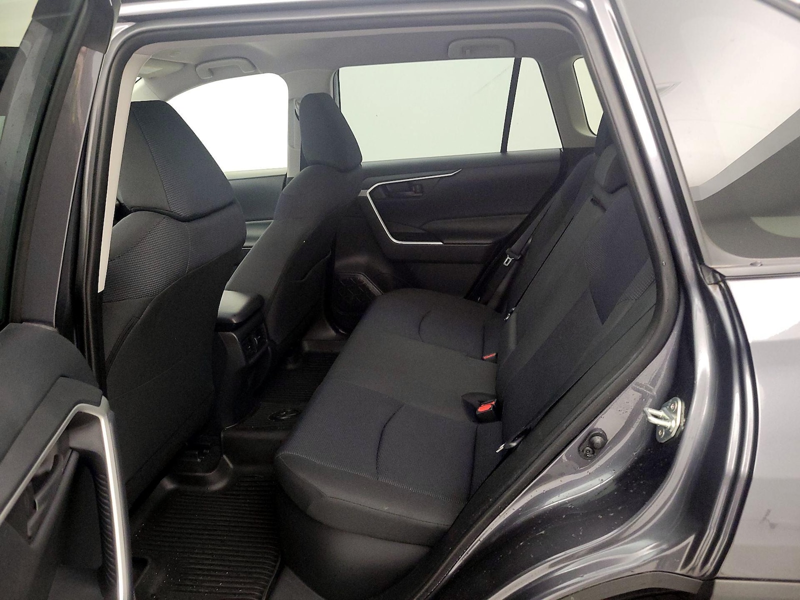 2025 Toyota RAV4 LE - Photo 21