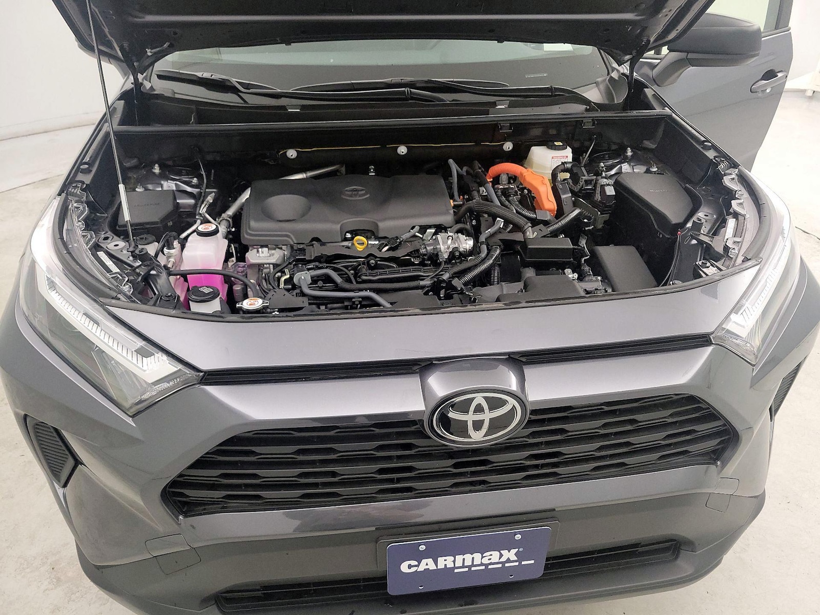 2025 Toyota RAV4 LE - Photo 23