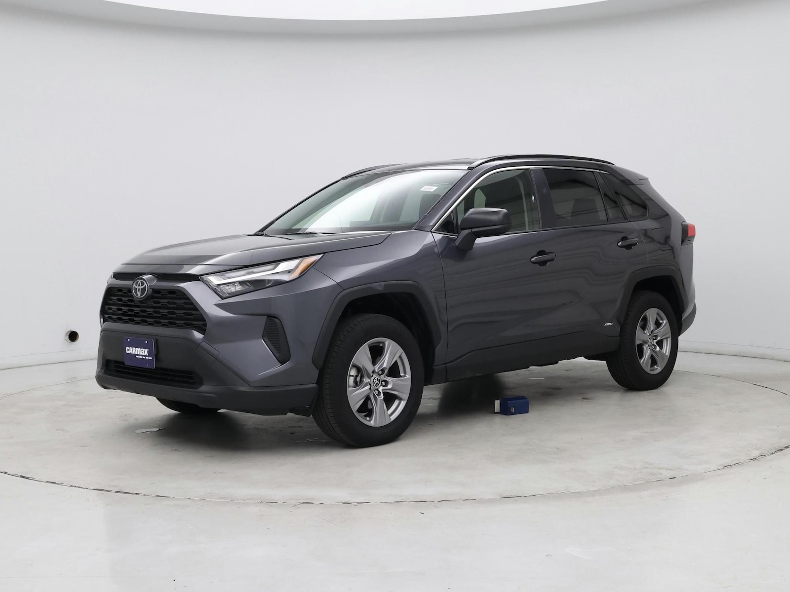 2025 Toyota RAV4 LE - Photo 4