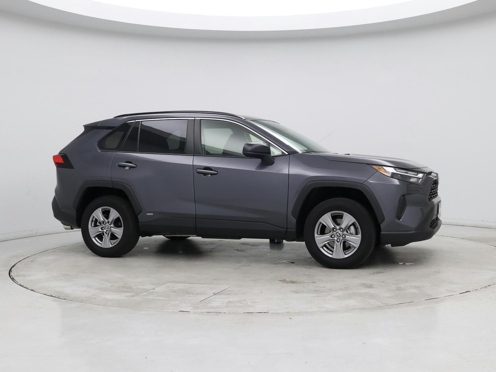 2025 Toyota RAV4 LE - Photo 8