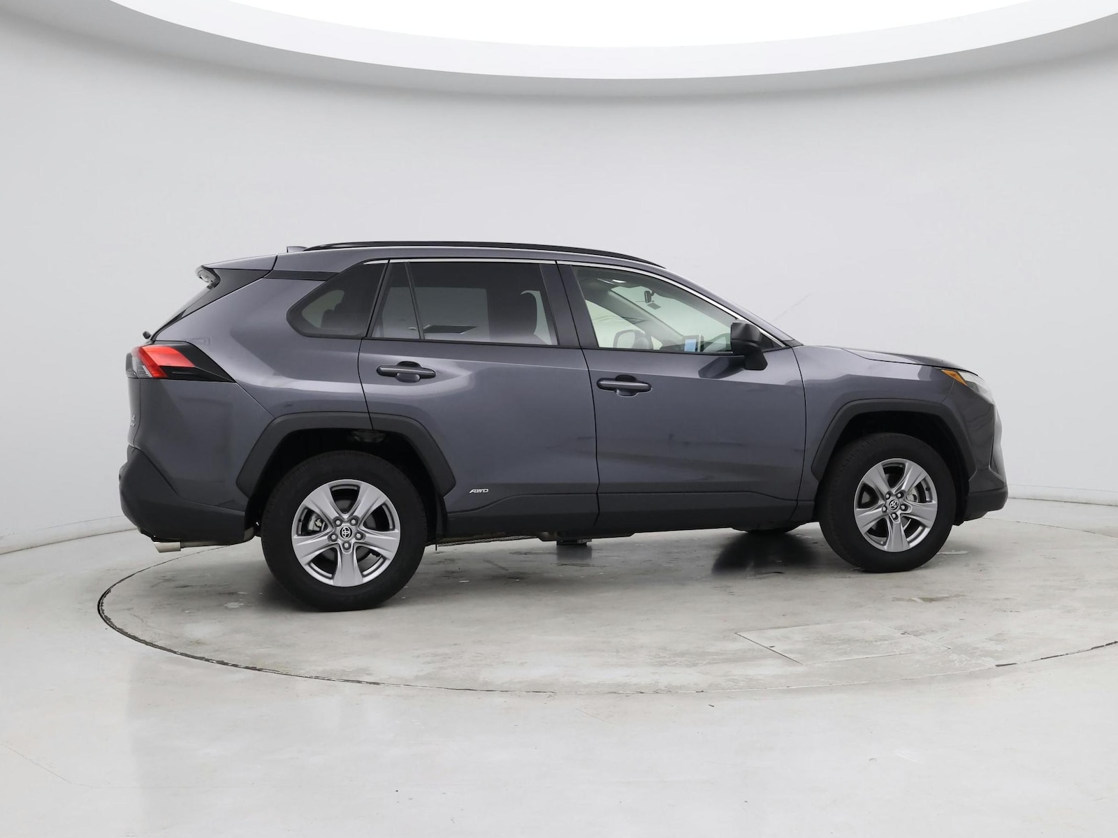2025 Toyota RAV4 LE - Photo 9