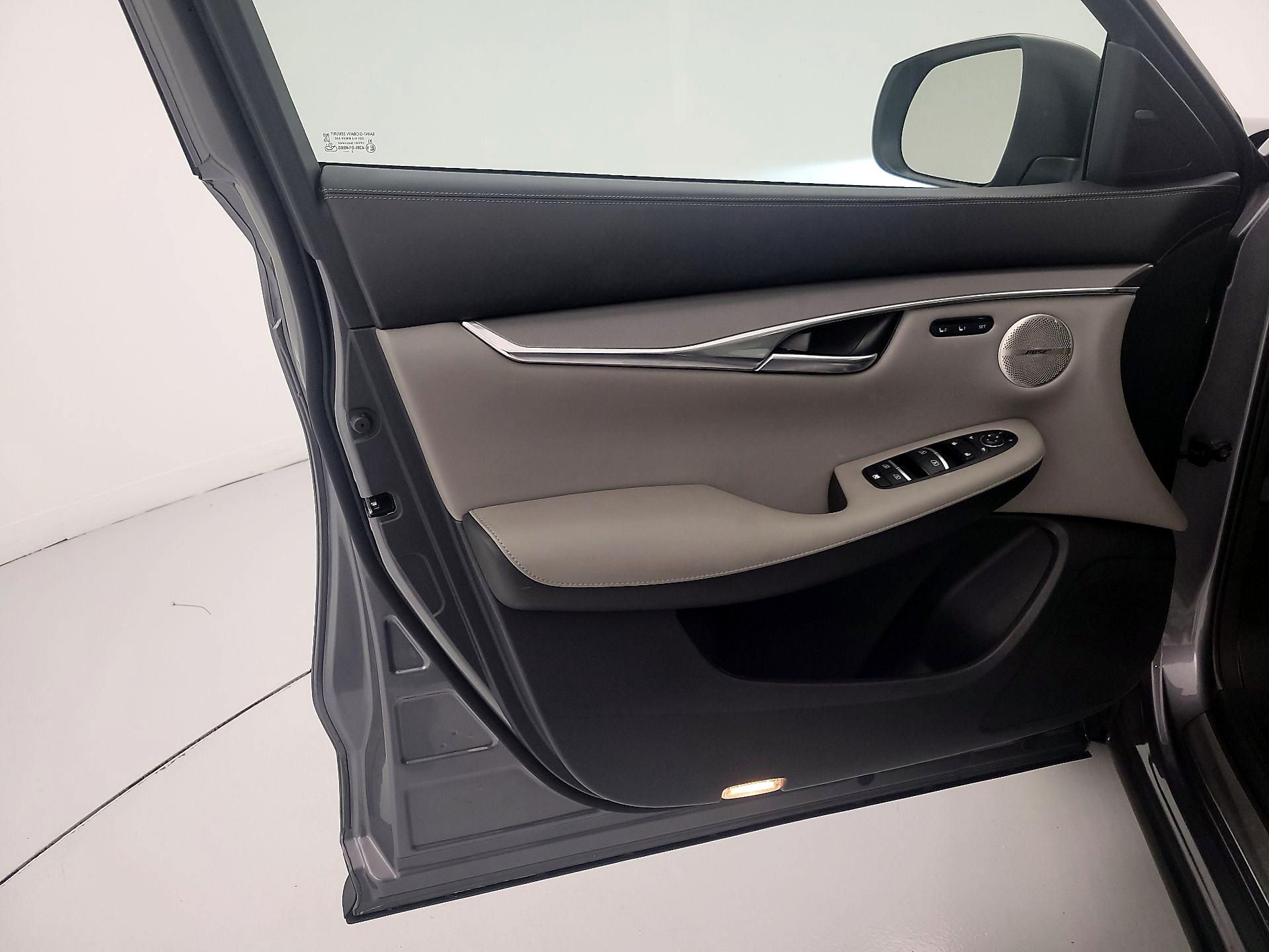 Thumbnail: 2023 INFINITI QX50 - 12