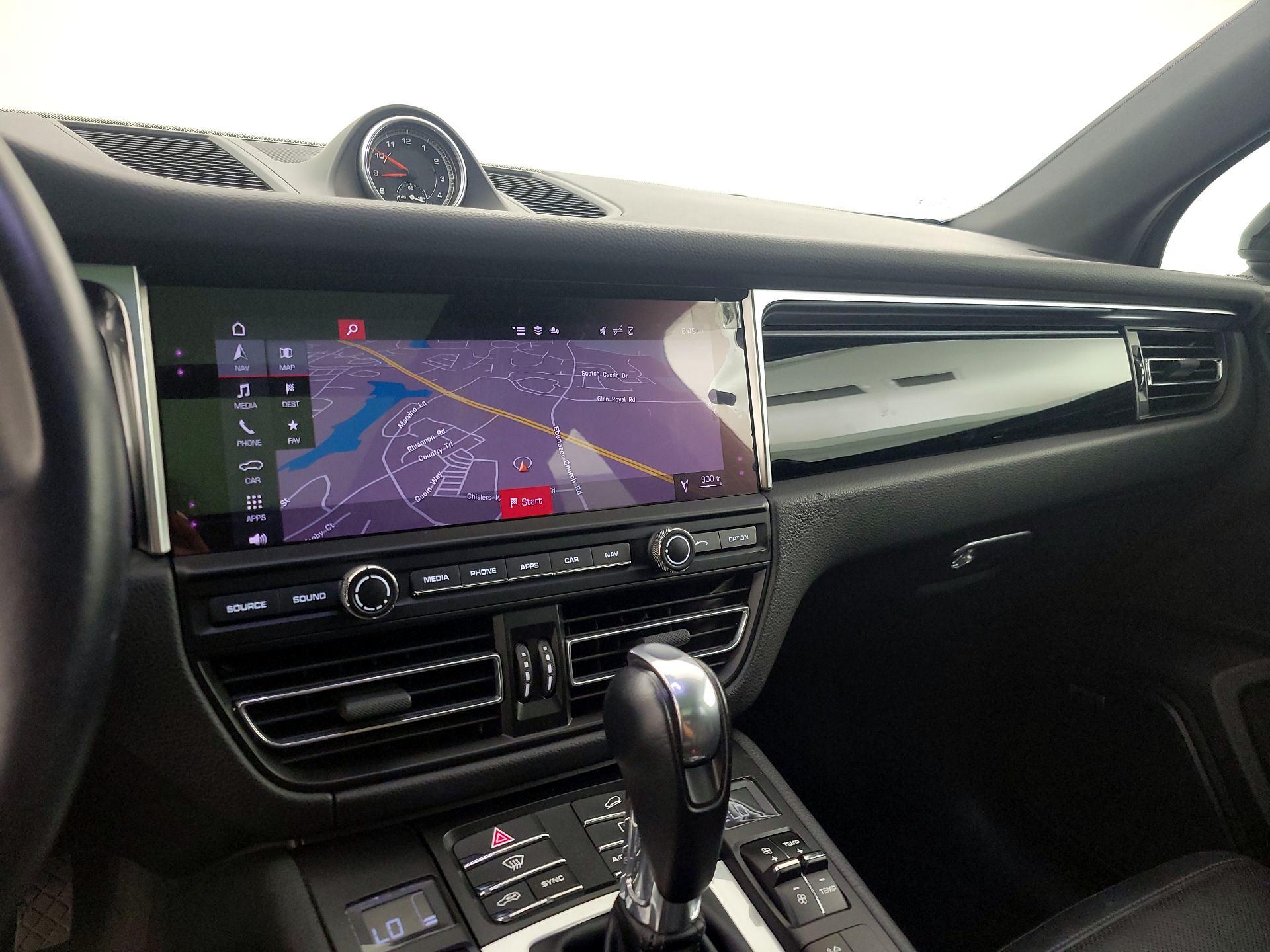 Thumbnail: 2020 Porsche Macan - 14