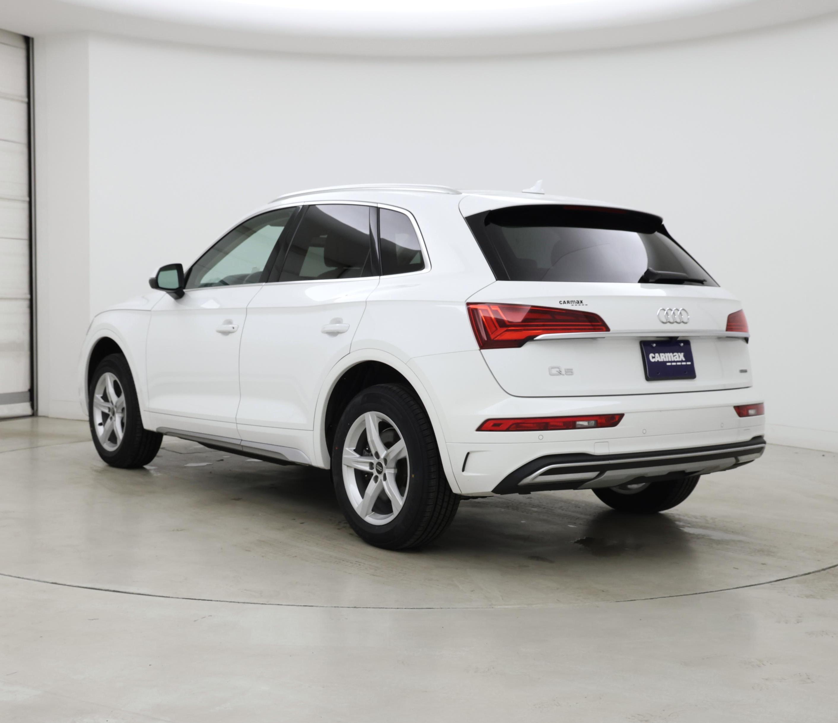 Thumbnail: 2023 Audi Q5 - 2