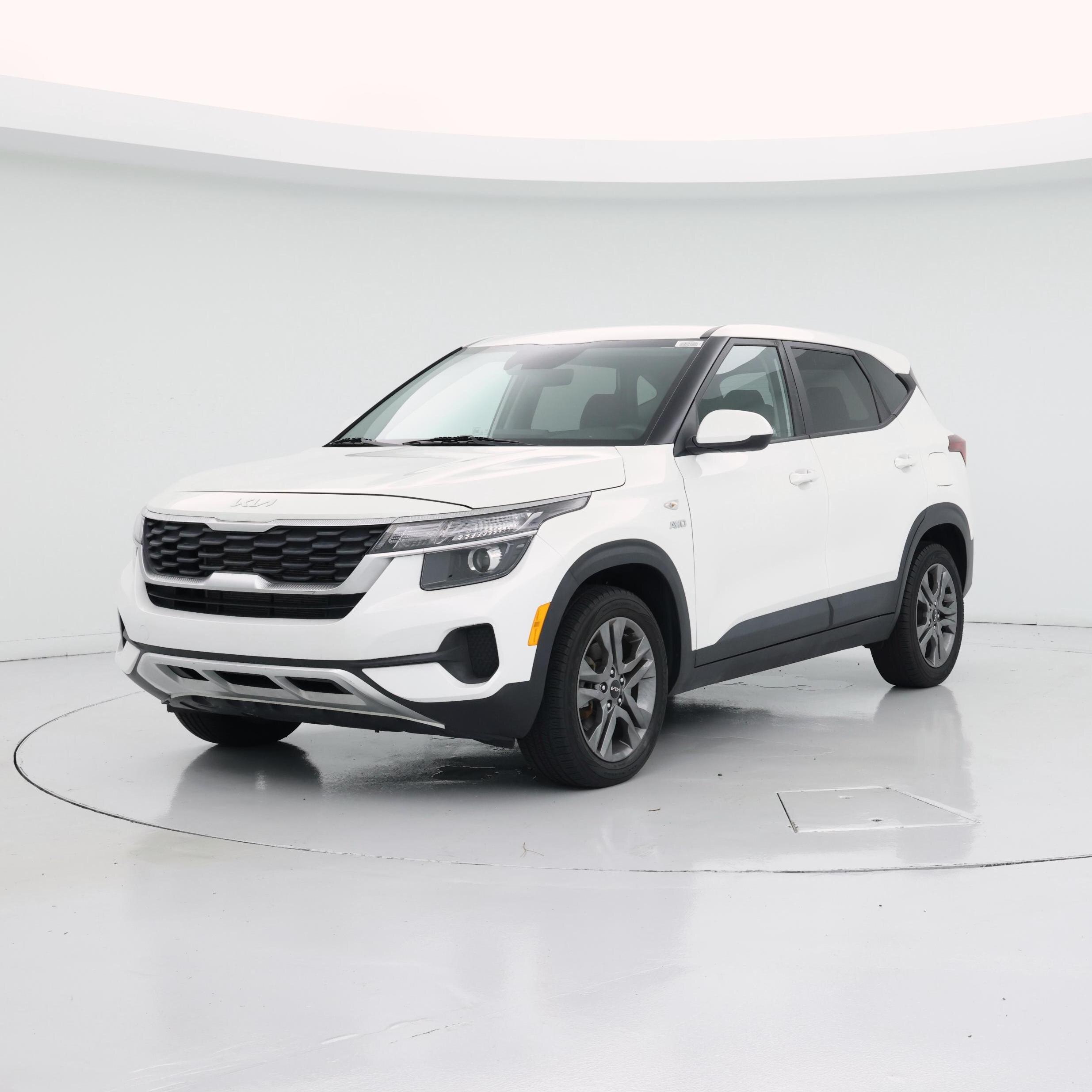 Thumbnail: 2022 Kia Seltos - 4