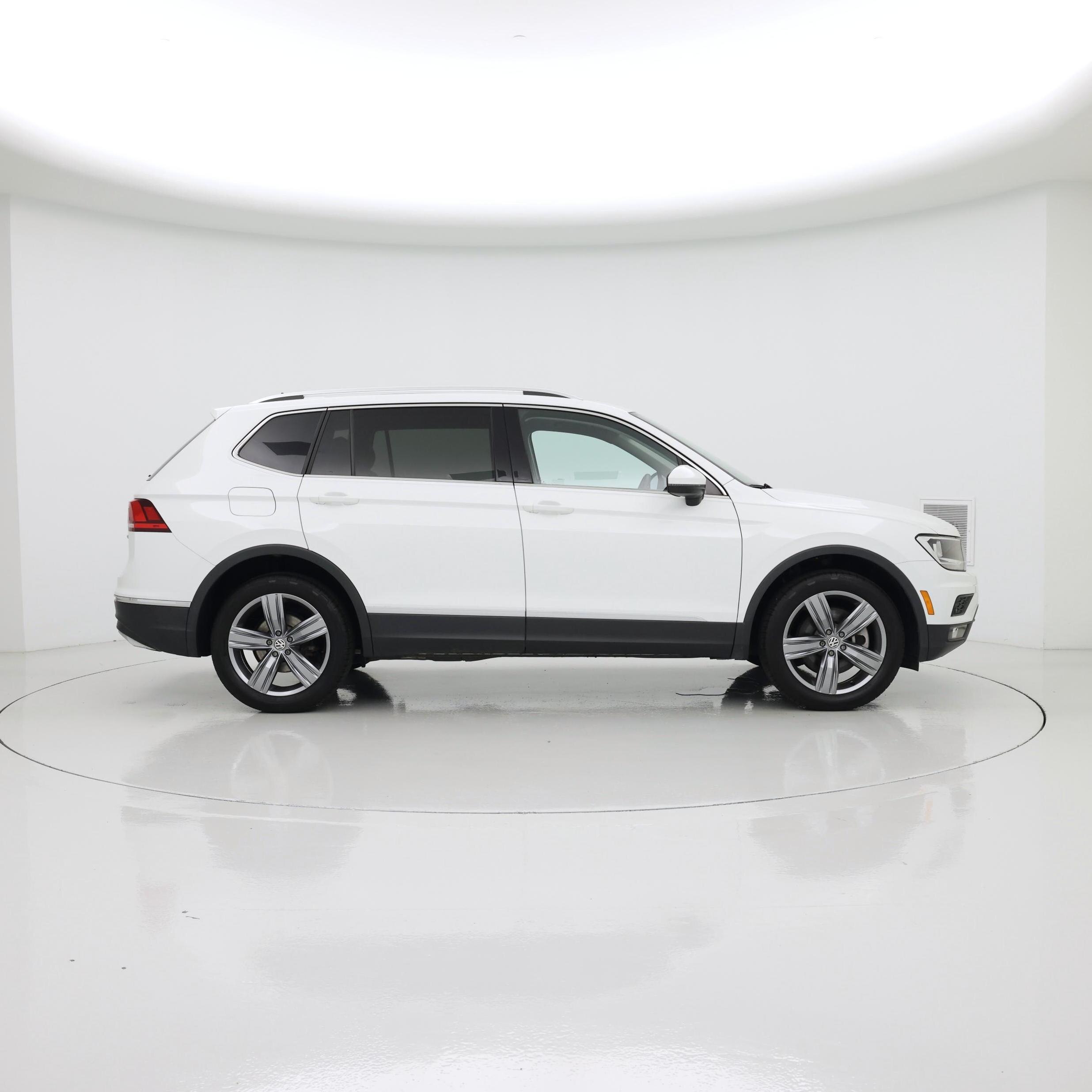 Thumbnail: 2021 Volkswagen Tiguan - 7