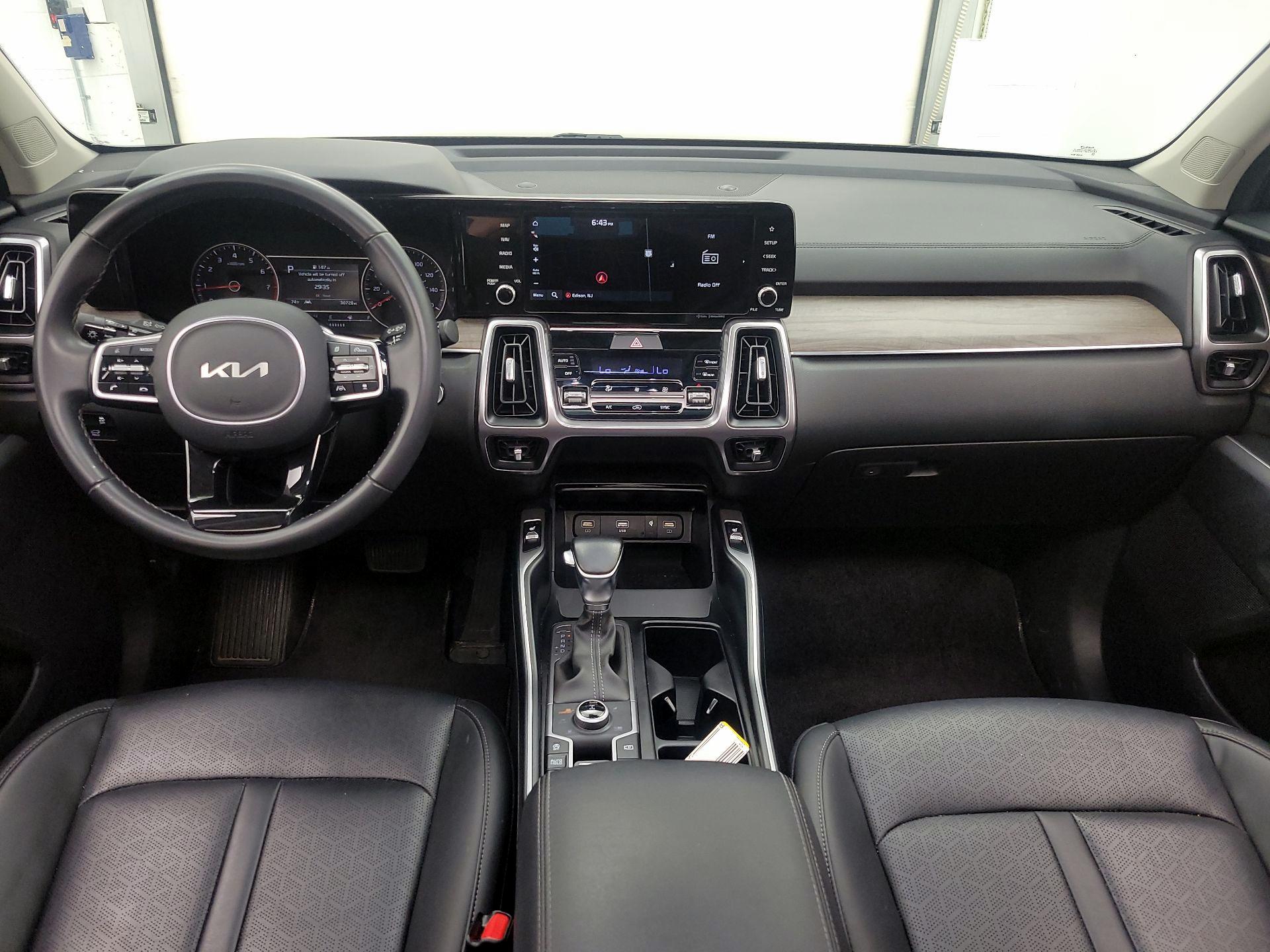 Thumbnail: 2023 Kia Sorento - 9