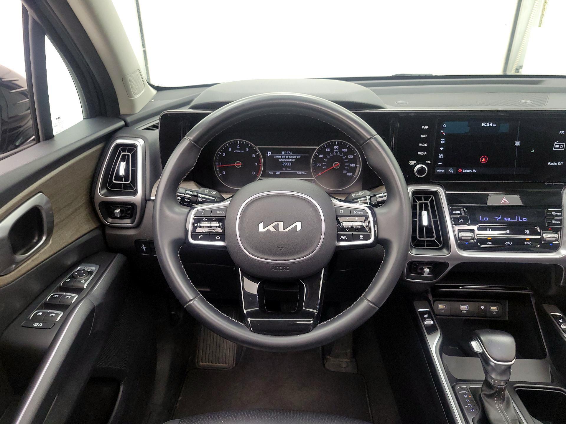 Thumbnail: 2023 Kia Sorento - 10