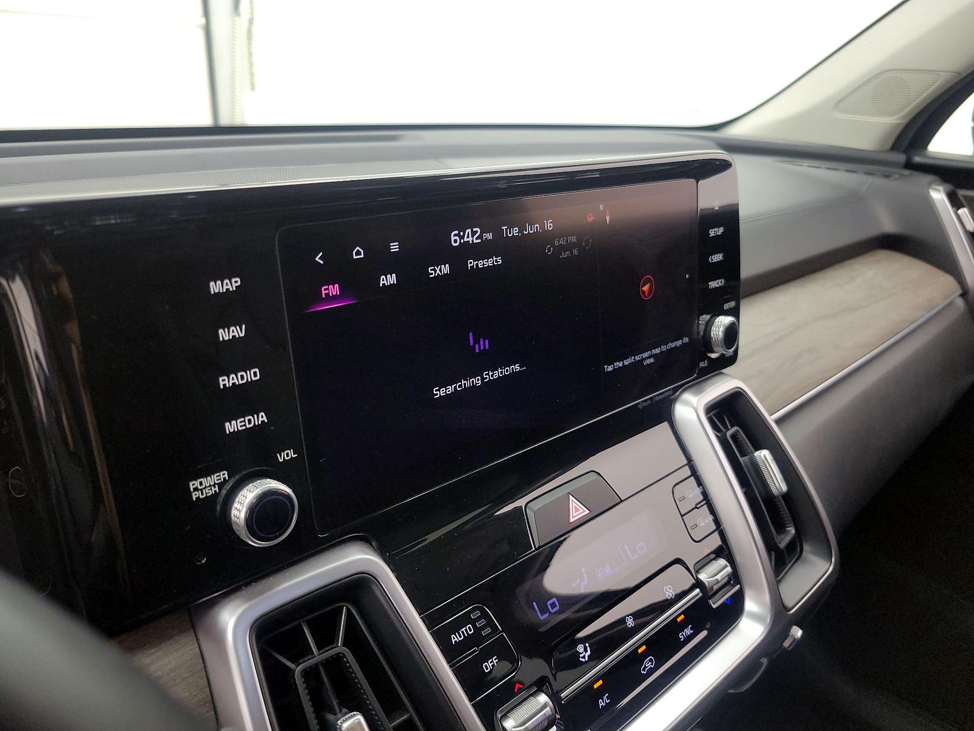 Thumbnail: 2023 Kia Sorento - 16