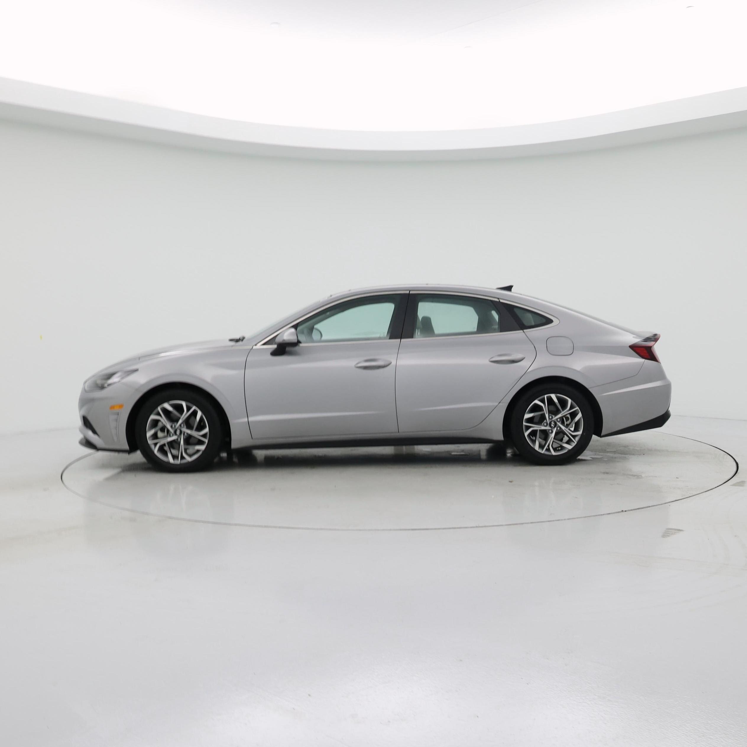 Thumbnail: 2023 Hyundai Sonata - 3