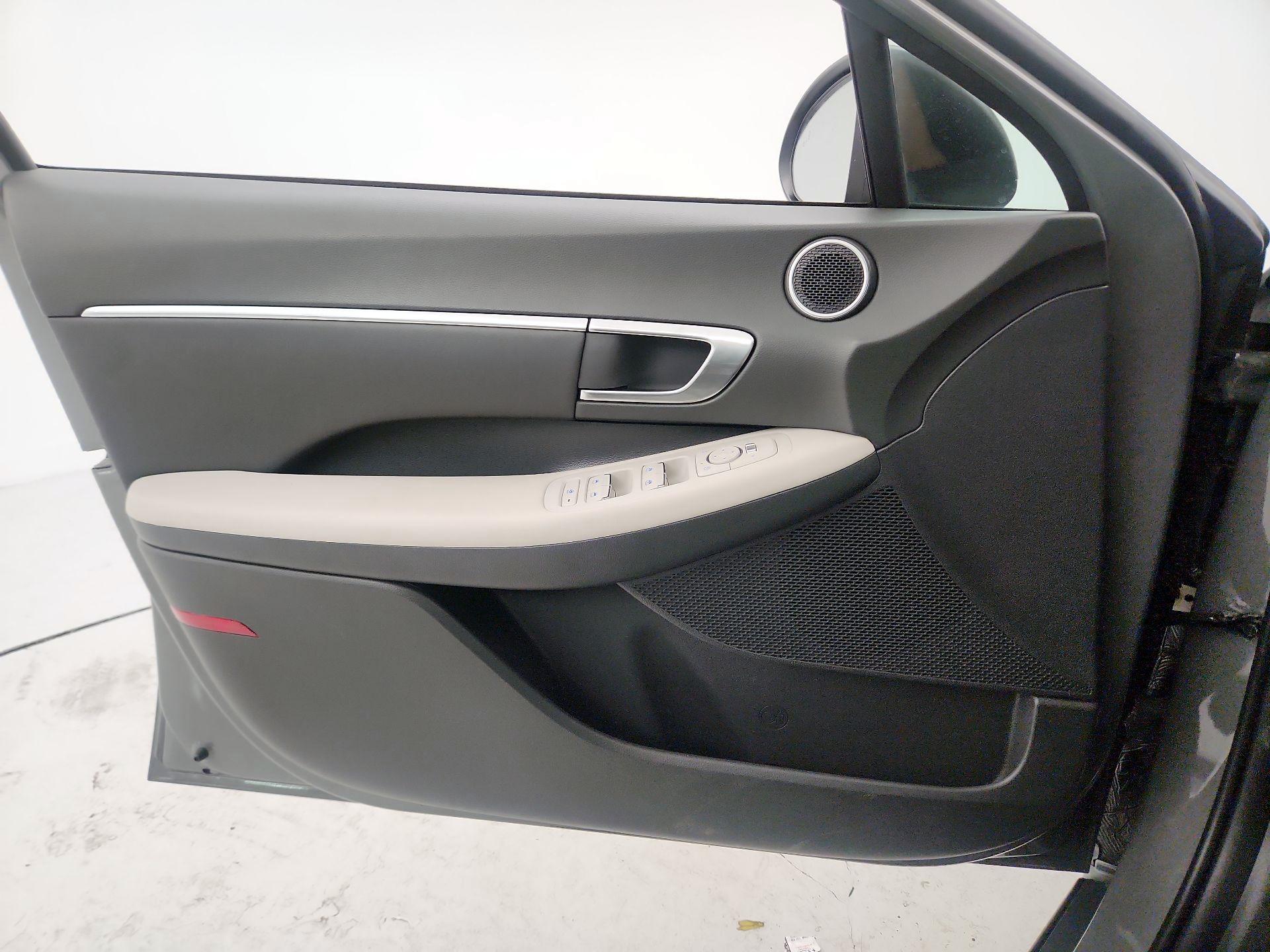 Thumbnail: 2023 Hyundai Sonata - 12