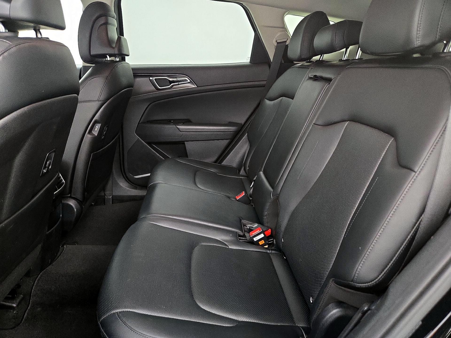 Thumbnail: 2023 Kia Sportage - 20