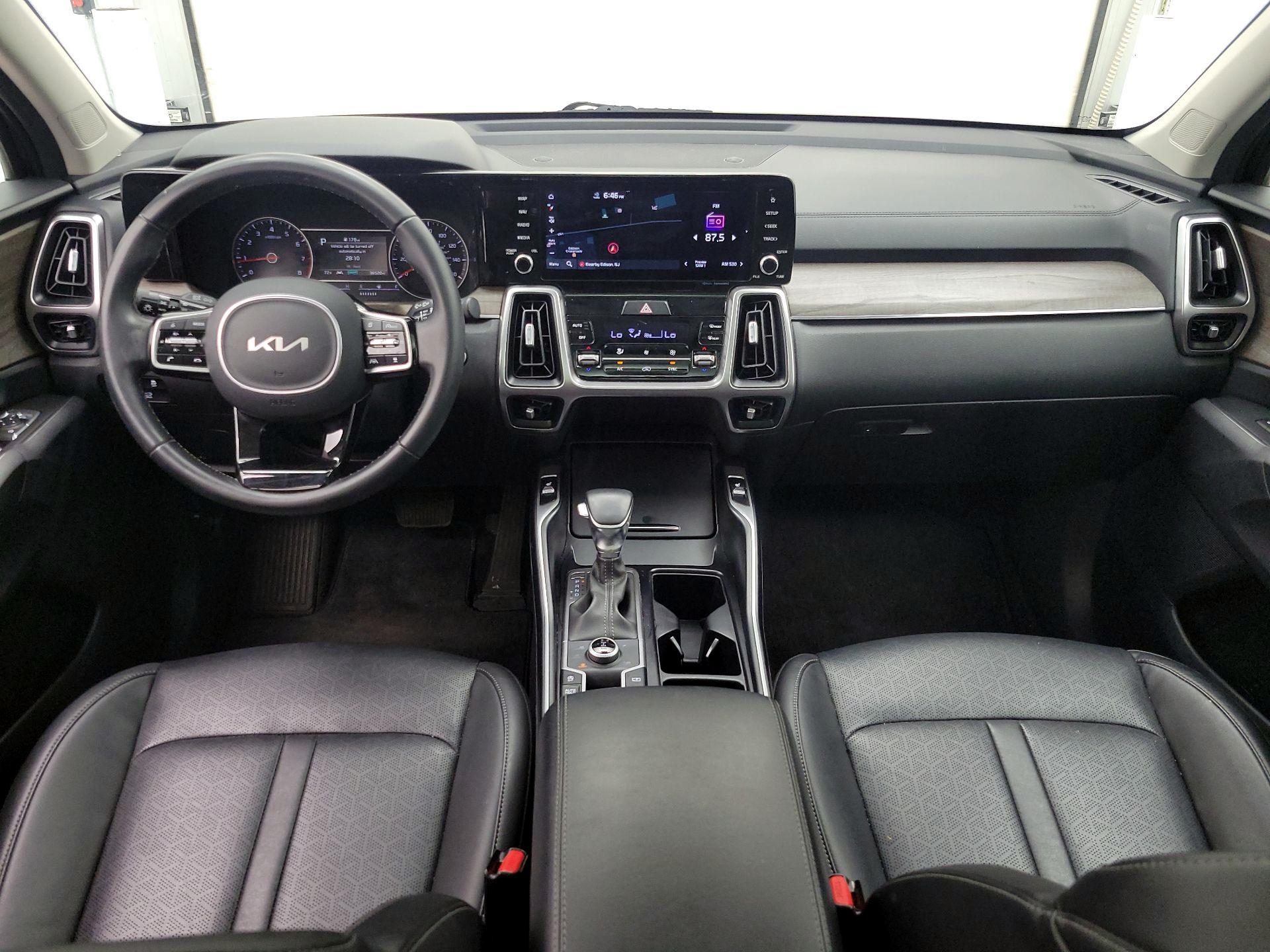 Thumbnail: 2022 Kia Sorento - 9