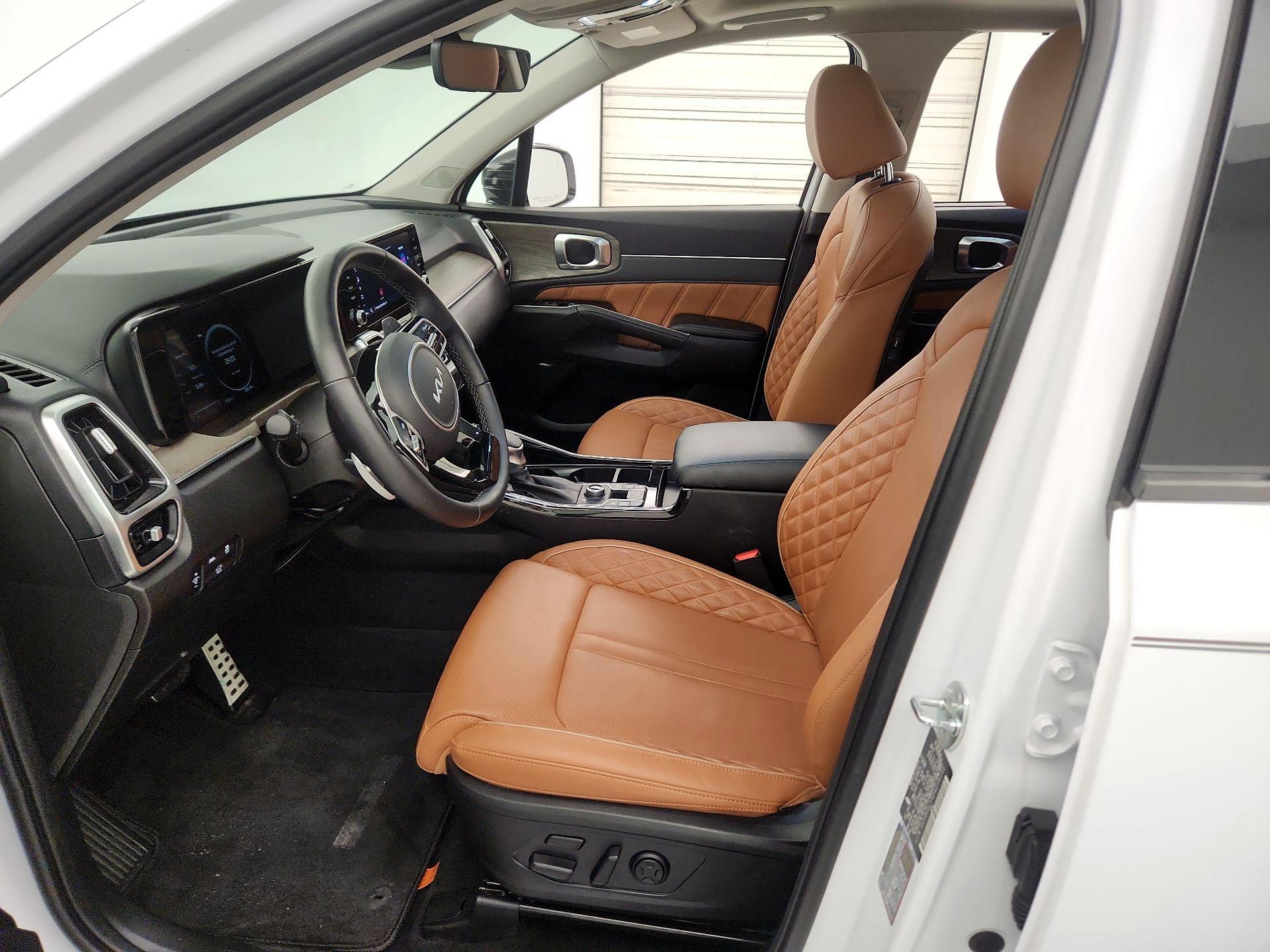 Thumbnail: 2023 Kia Sorento - 11
