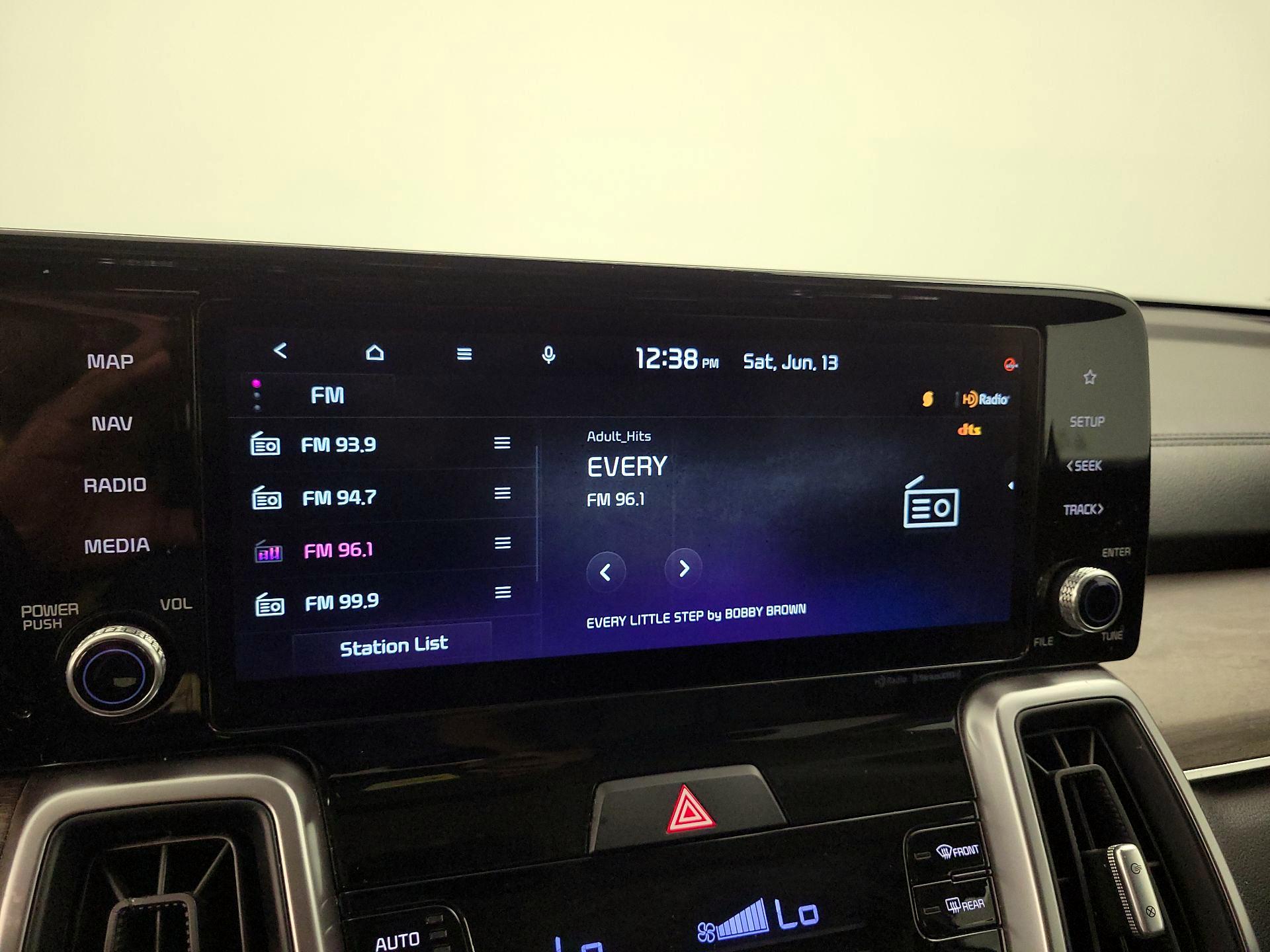 Thumbnail: 2023 Kia Sorento - 14