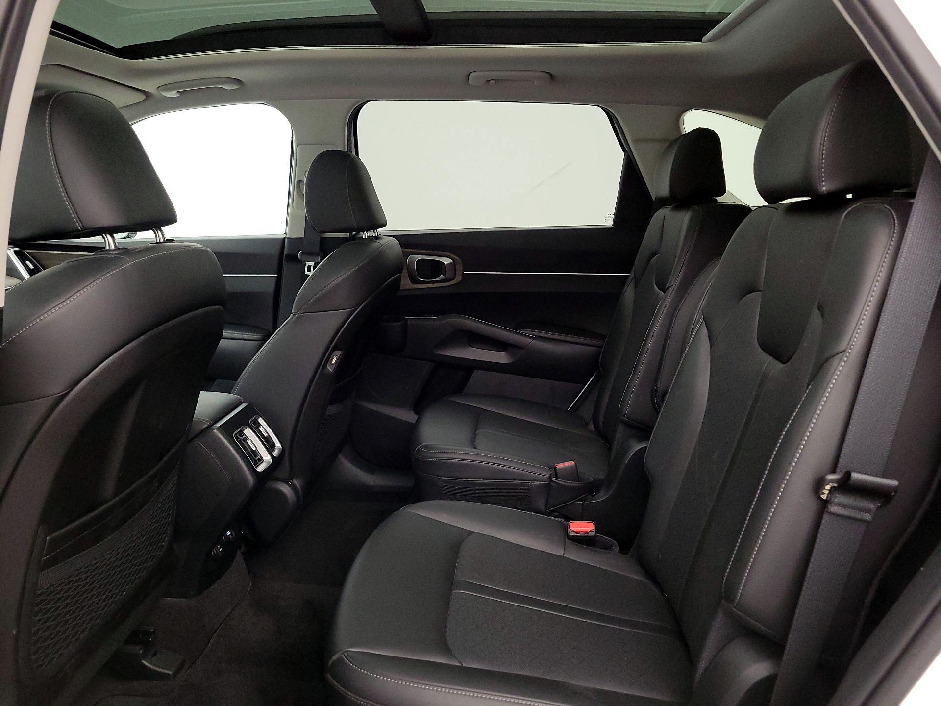 Thumbnail: 2023 Kia Sorento - 19